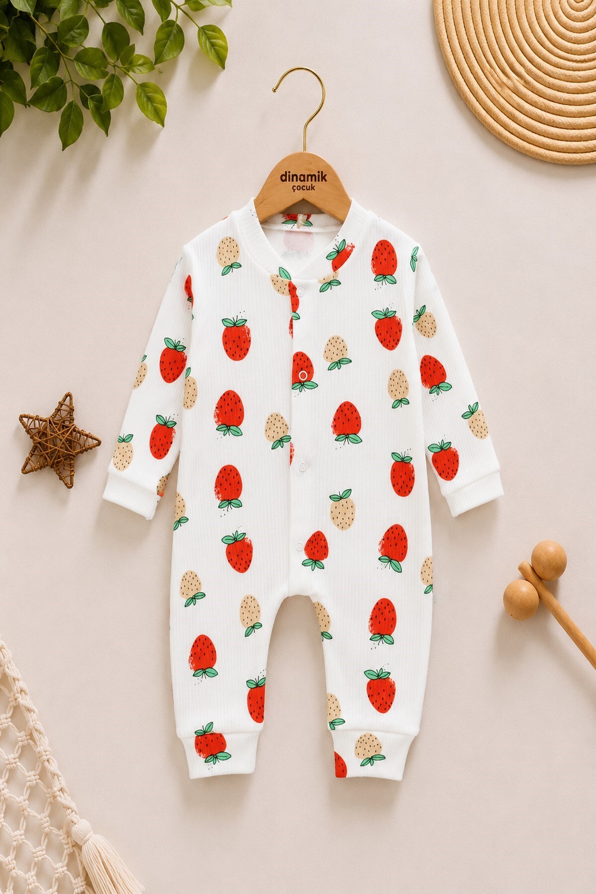 Baby Girl Strawberry Printed Newborn Baby Jumpsuit with Snap Fastener 100% Cotton Flexible 1-3-6 Months