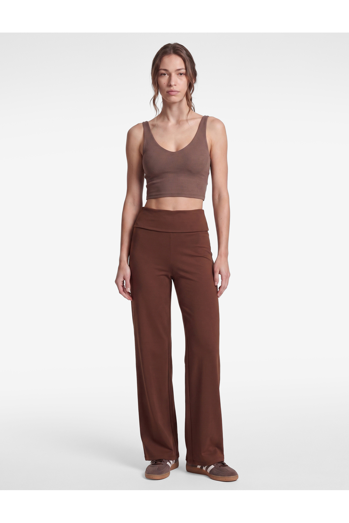 Koton Kolsuz V Yaka Kaplı Slim Fit Sporcu Sütyeni