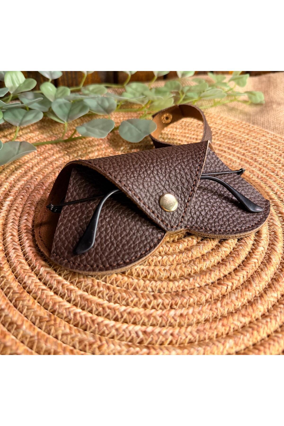 Hanging Glasses Case Heart Model( Brown Flottery Printed)