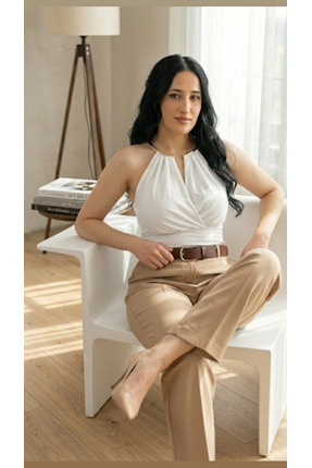 Myawomenswear Zarafetin Modern Dokunuşu: Metal Halka Detaylı Kruvaze Bluz