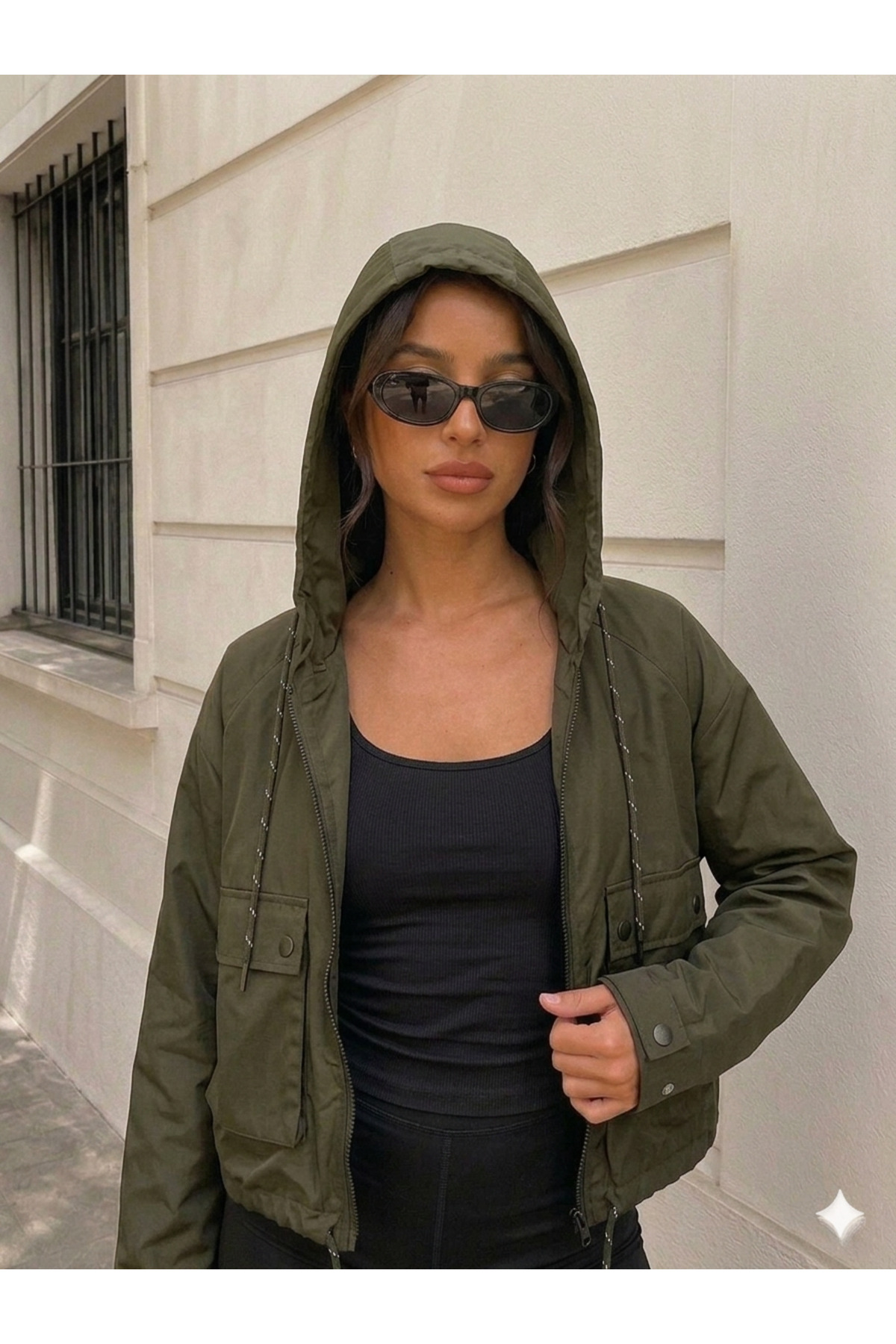 ladyzey kadın haki kapüşonlu crop yağmurluk görsel 3