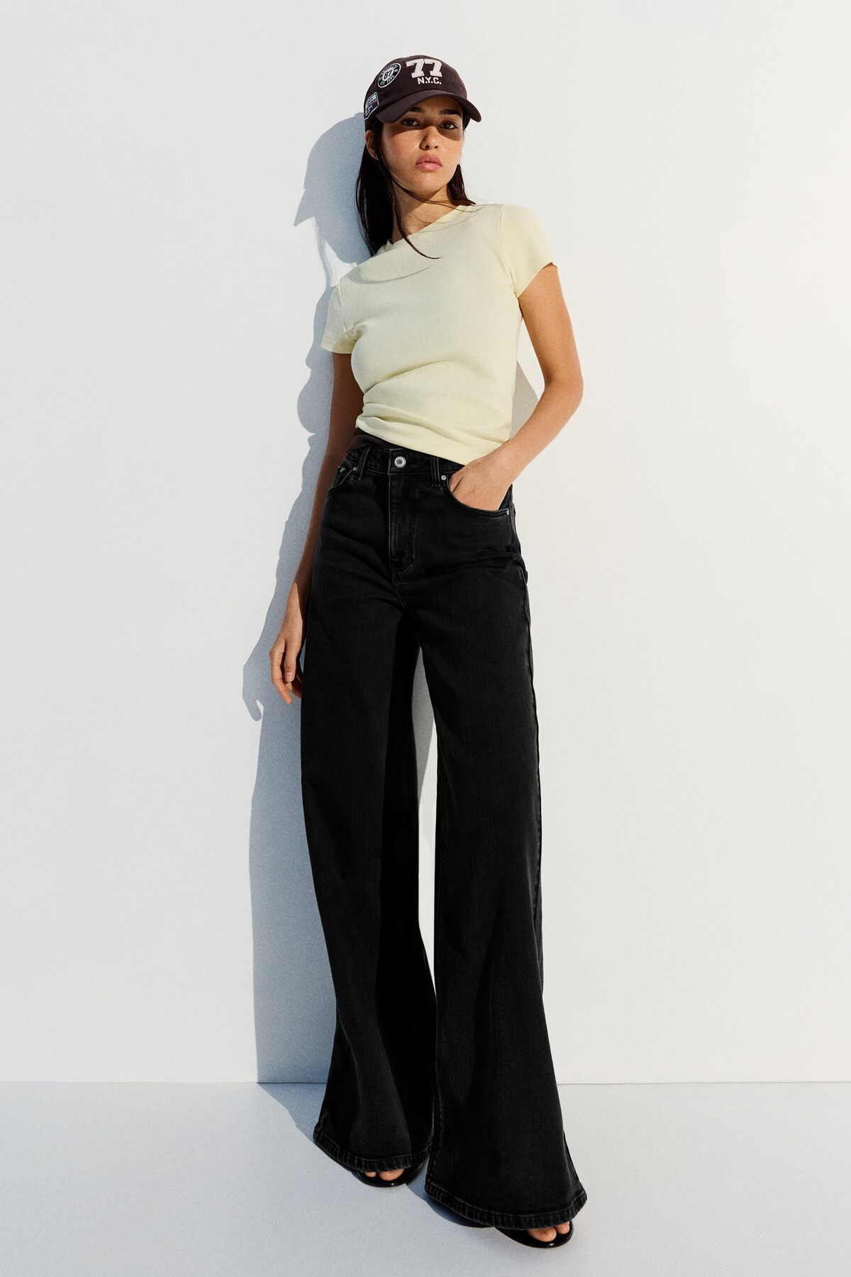 Wide leg jeans with high waist