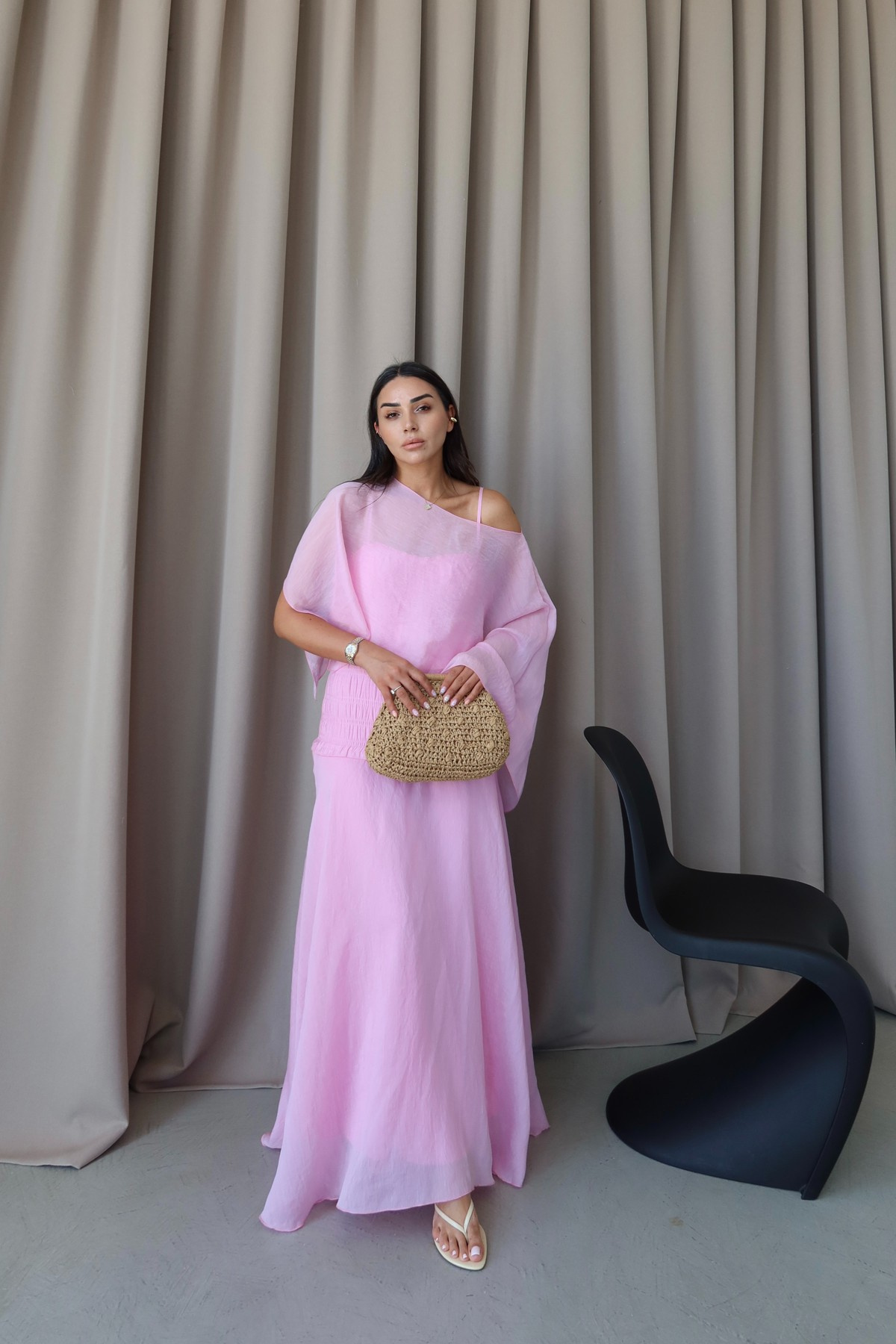 Özge Özgenç Gipeli Cape Detail Dress