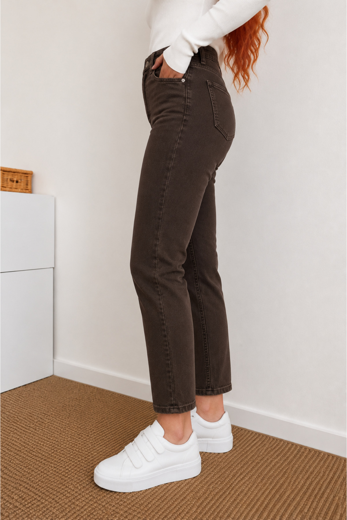 DELDNM Alley Kadın Kahverengi Yüksek Bel Trend Mom Jean görsel 4