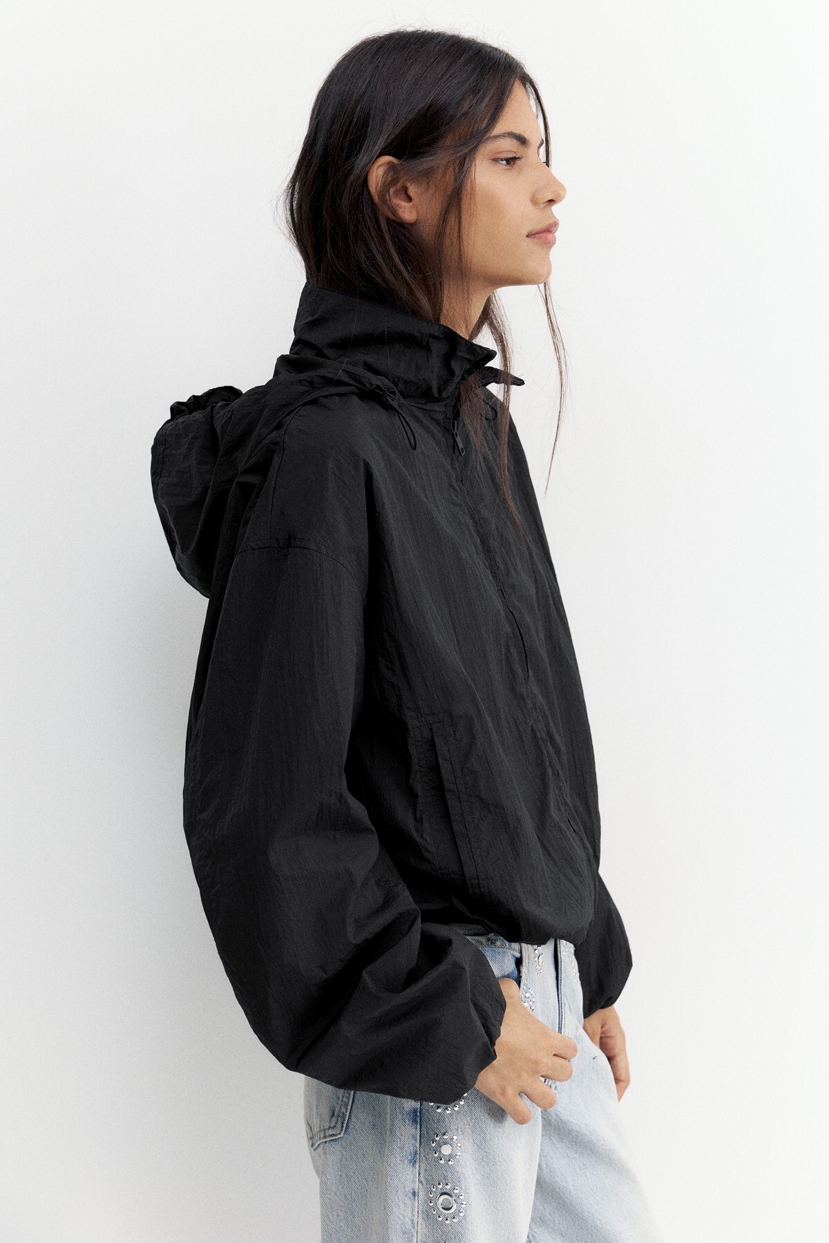 Pull & Bear Kapüşonlu hafif mont görsel 6