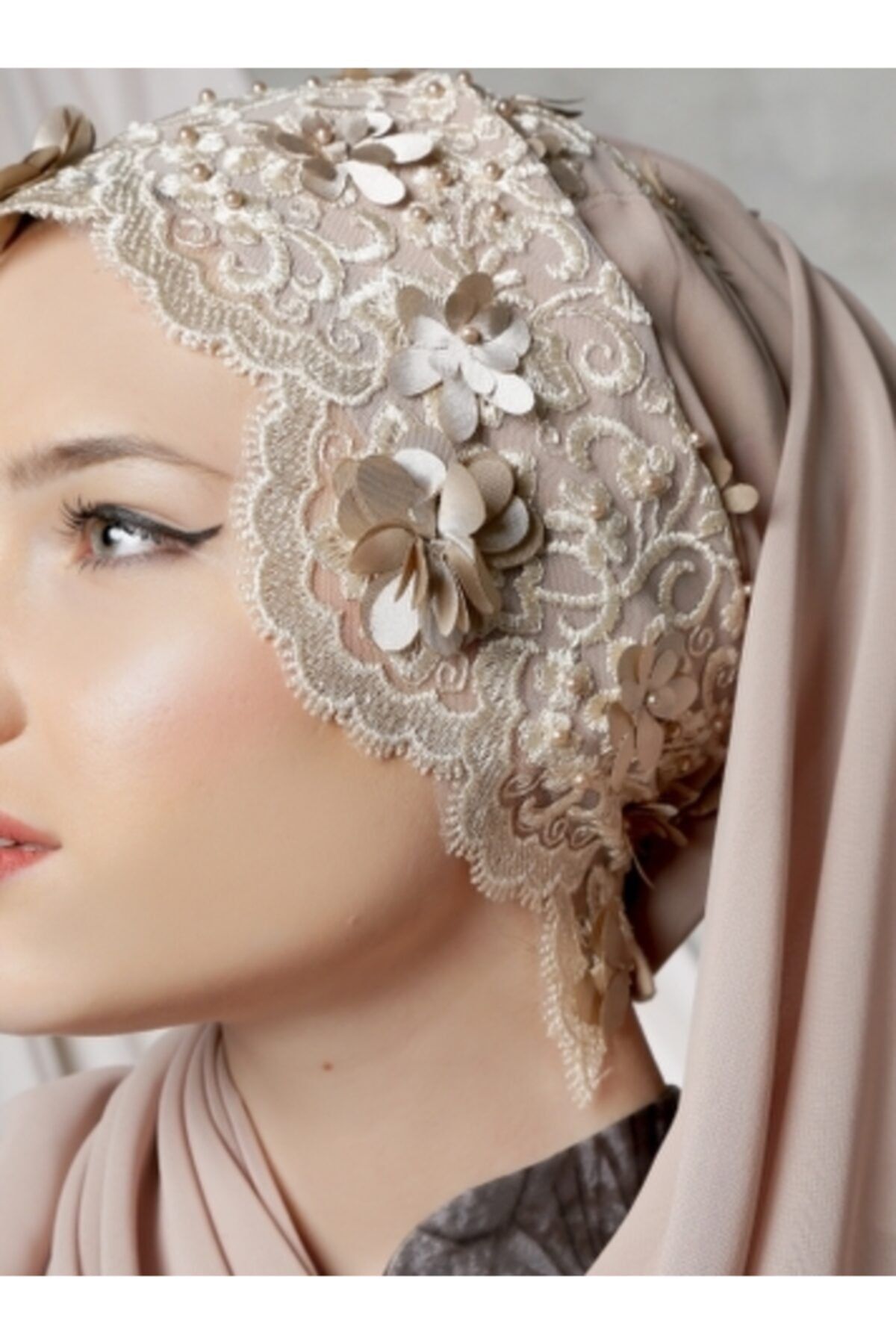 Differenza-Three Dimensional Shawl \ Beige 5