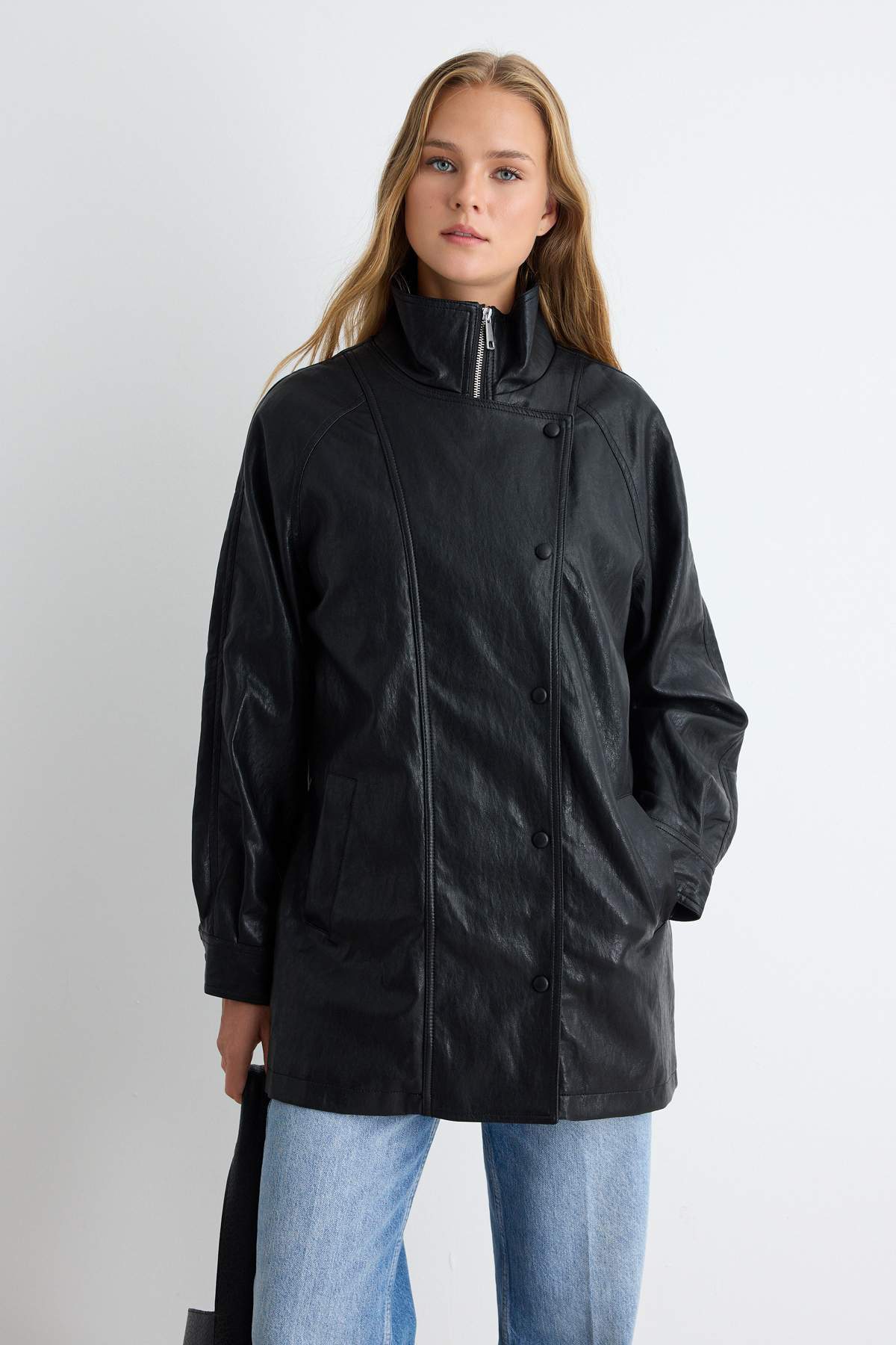 trendyolmilla-womens-black-plain-oversize-win