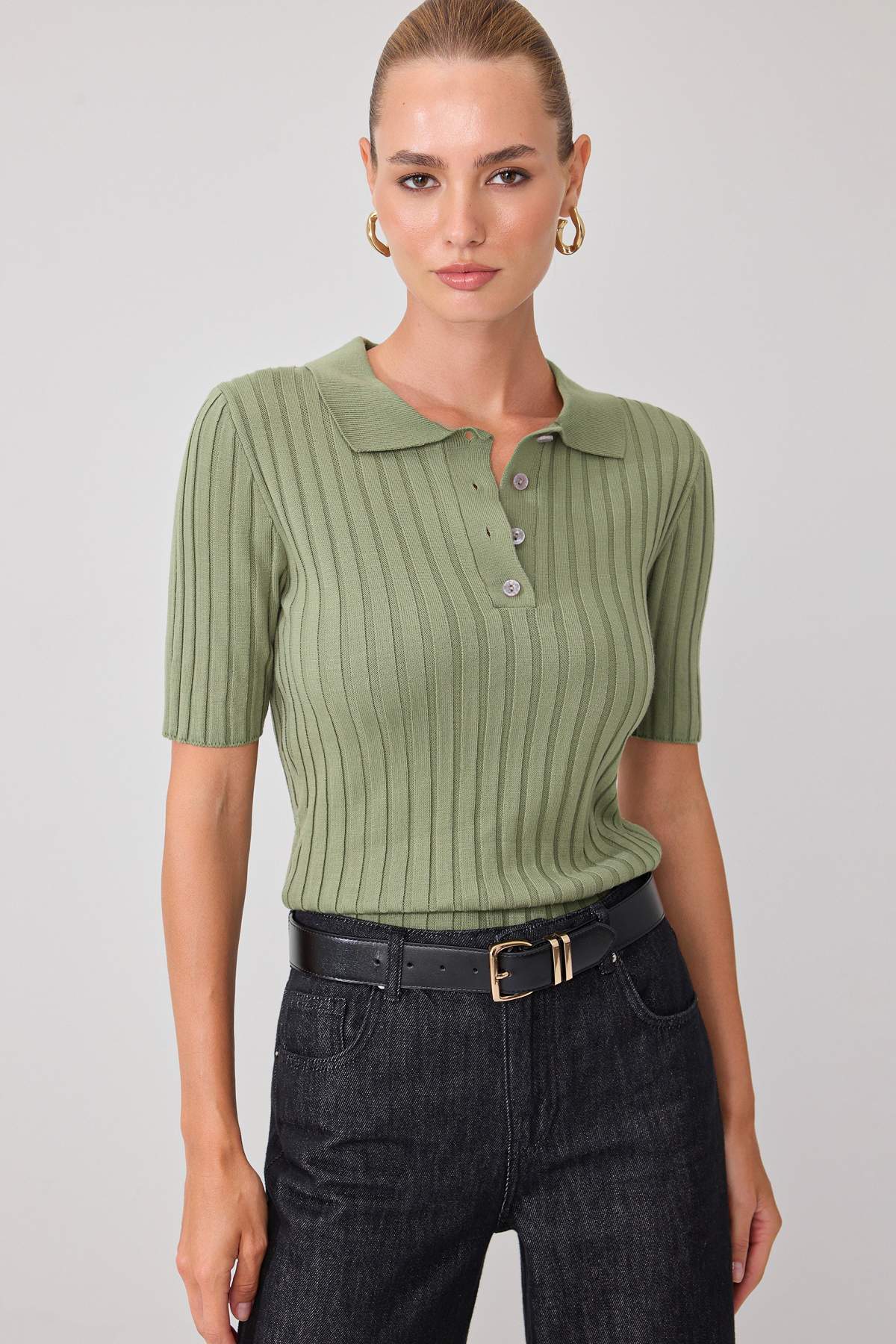 Trendyolmilla Yağ Yeşil Basic Polo Yaka T-Shirt Görünümlü İnce Bluz TWOSS20BZ0112