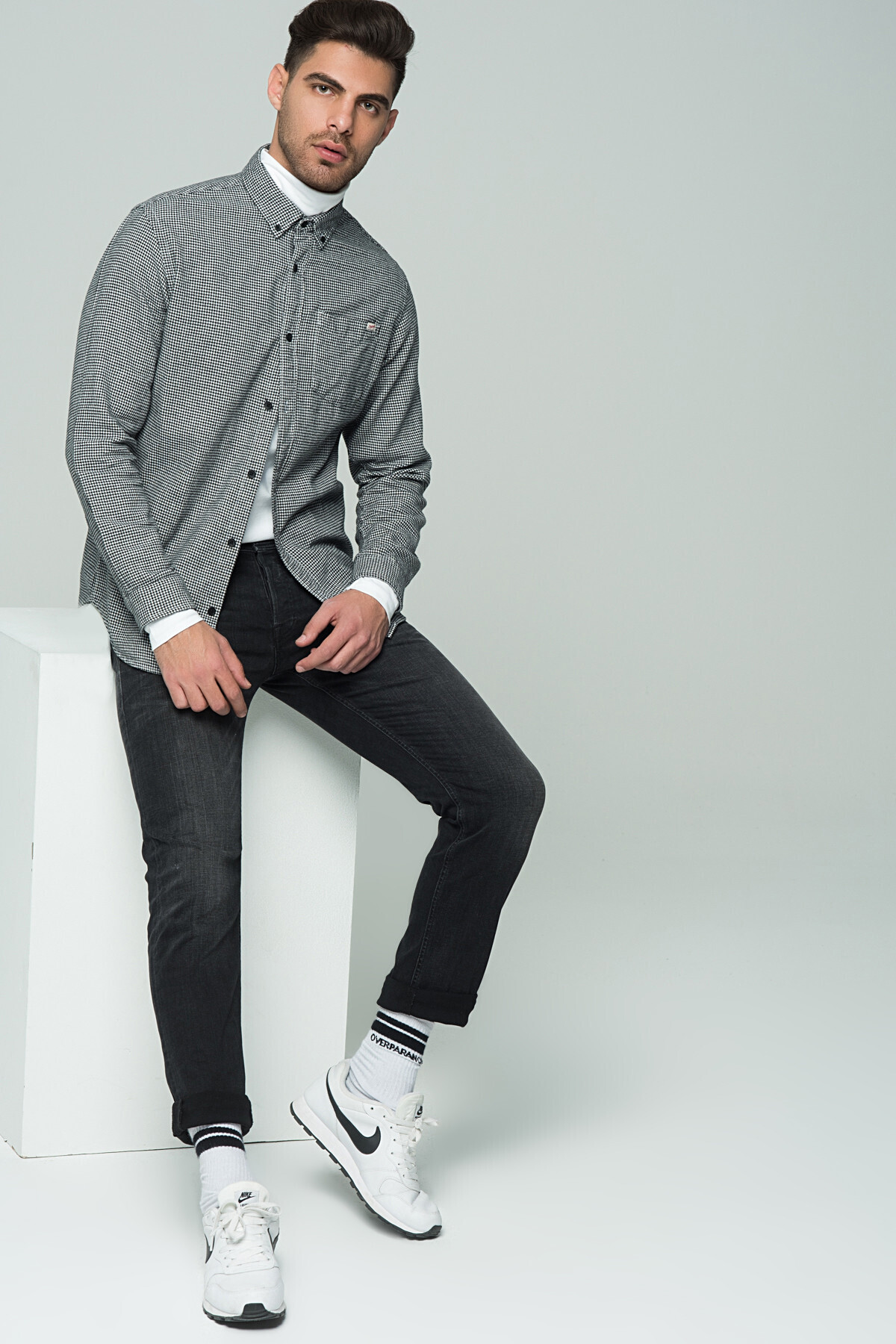 شلوار جین مردانه مشکی - 12131783 جک اند جونز شلوار جین Jack & Jones