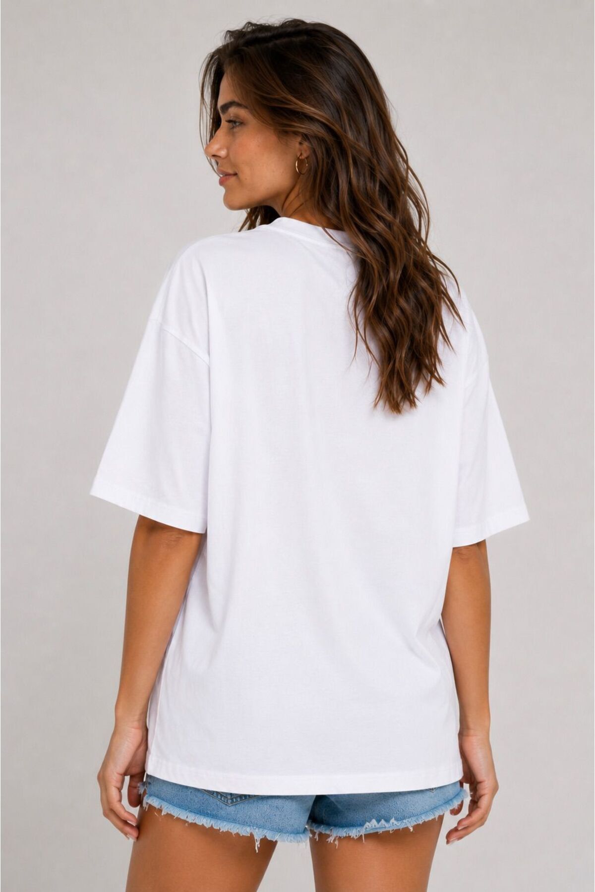 Lizbon Style  Kadın Oversize %100 Pamuk Basic Rahat Kalıp T-Shirt - Beyaz - Görsel 3