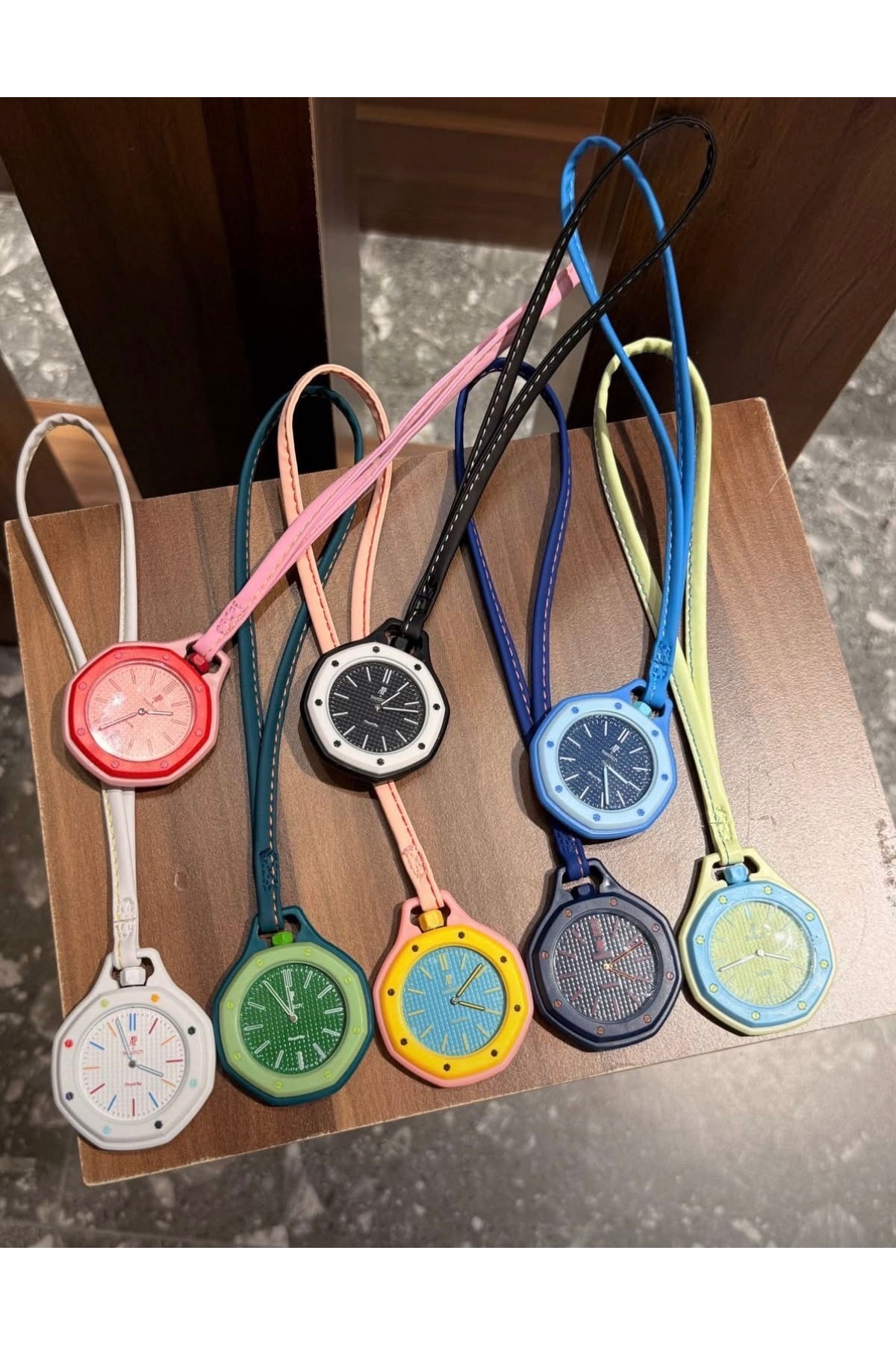thmz Poproyal Royal Pop Boyun Askılı Saat Unisex Tasarım Kolye Saat Renkli Fashion Watch