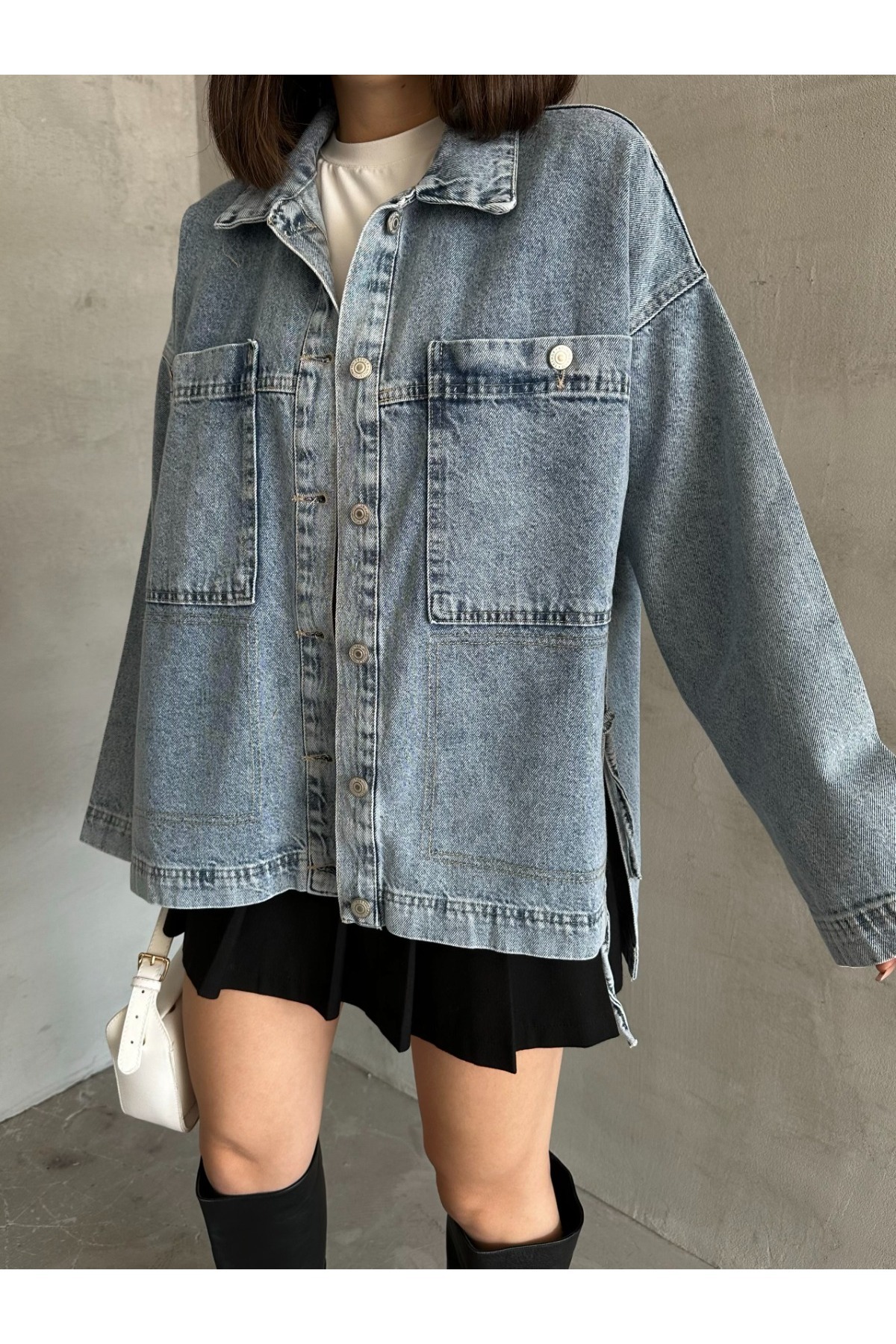 Esra Butik78 Açık Mavi Yıkamalı Oversize Kot Ceket Çift Cepli Salaş Denim Ceket görsel 2