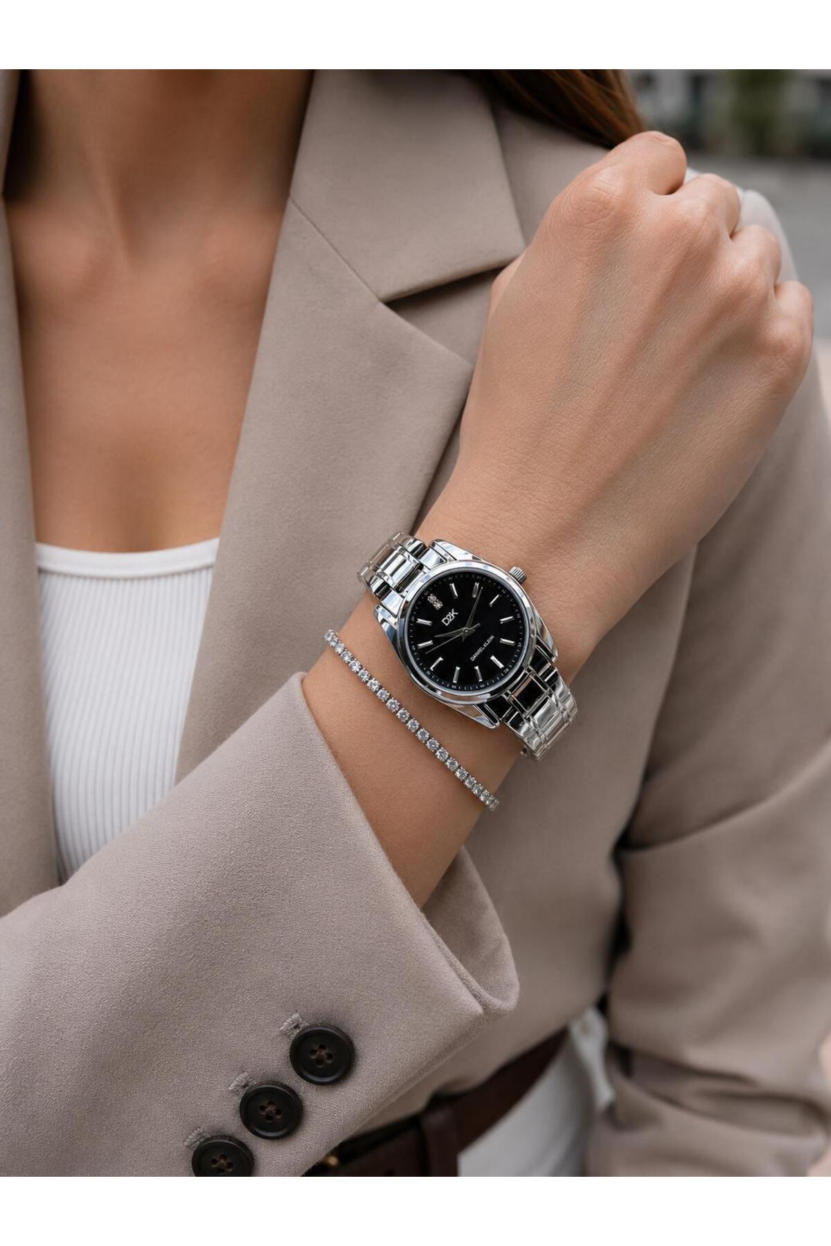 Steel Strap 30 Mt Waterproof Custom Design Women Wrist Watch + Bracelet VS.BLKT.1001