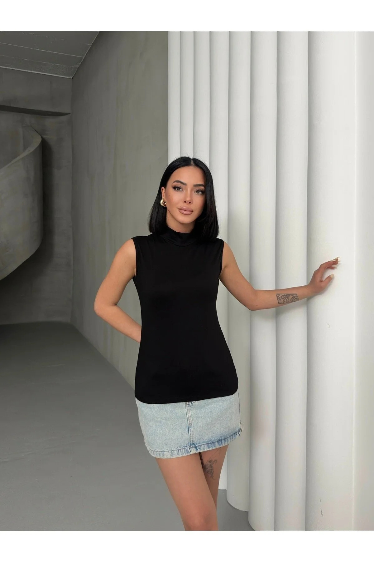 COMFORT SECRET Kadın 2'li Siyah Beyaz Sıfır Kol Likralı Balıkçı Yaka Içlik Atlet Ekonomik Kaliteli Ve Uygun Paket görsel 3