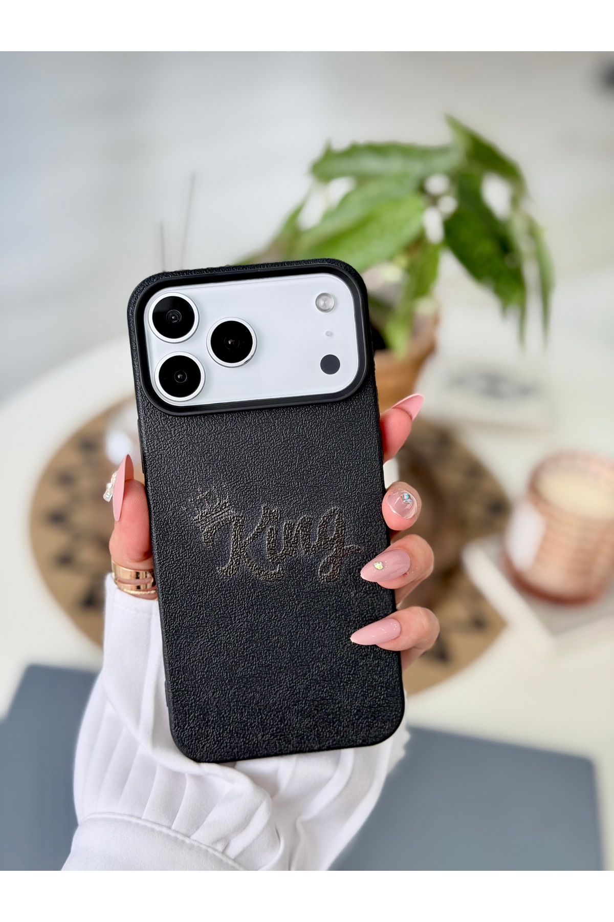 Protective Flexible Silicone Case with Iphone 17 PROMAX Compatible King Print Design