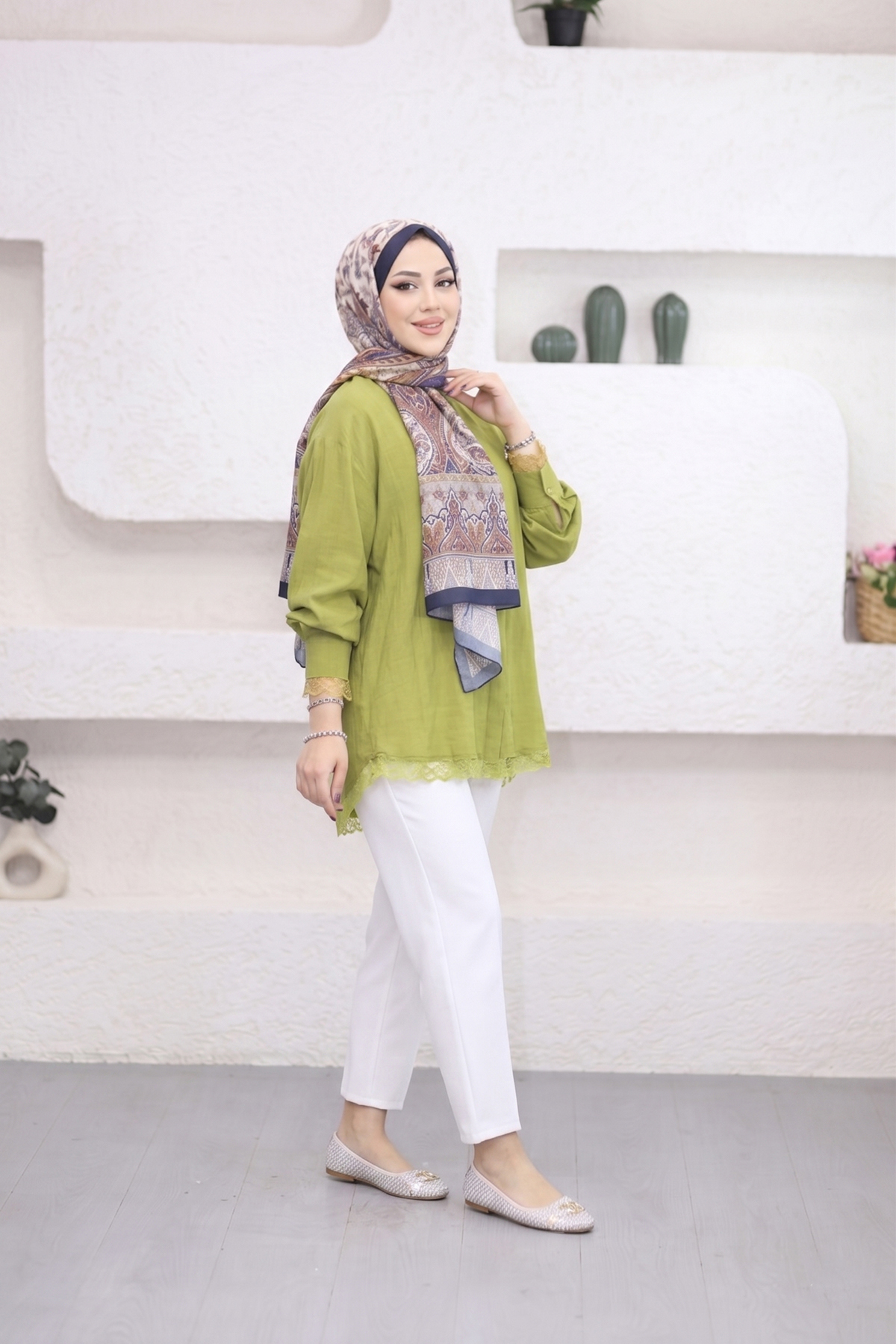 Suede Style  6394 - Şık, Rahat Viva Dantel Detaylı Kadın Gömlek - Görsel 3