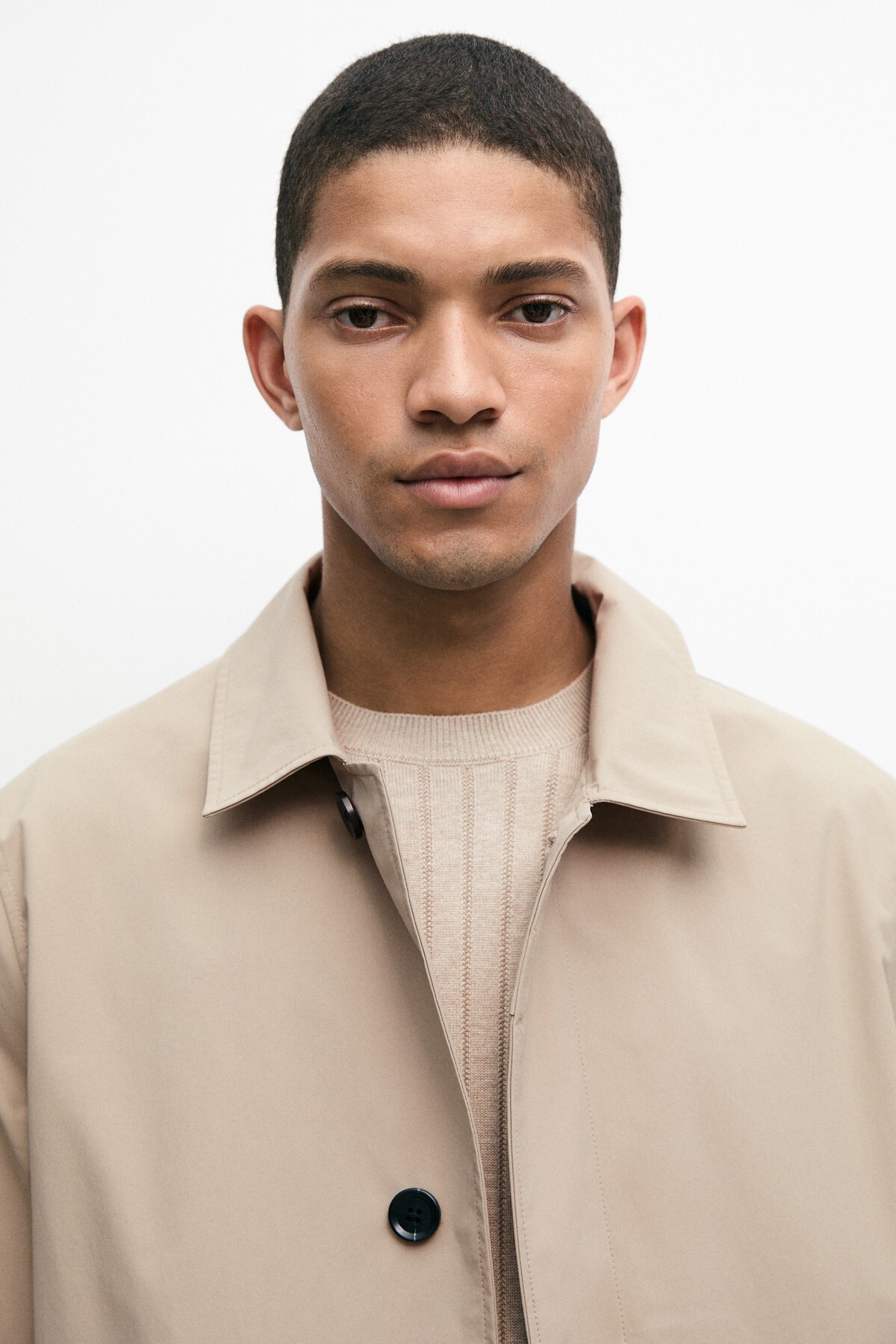 Massimo Dutti Hafif uzun trençkot görsel 4