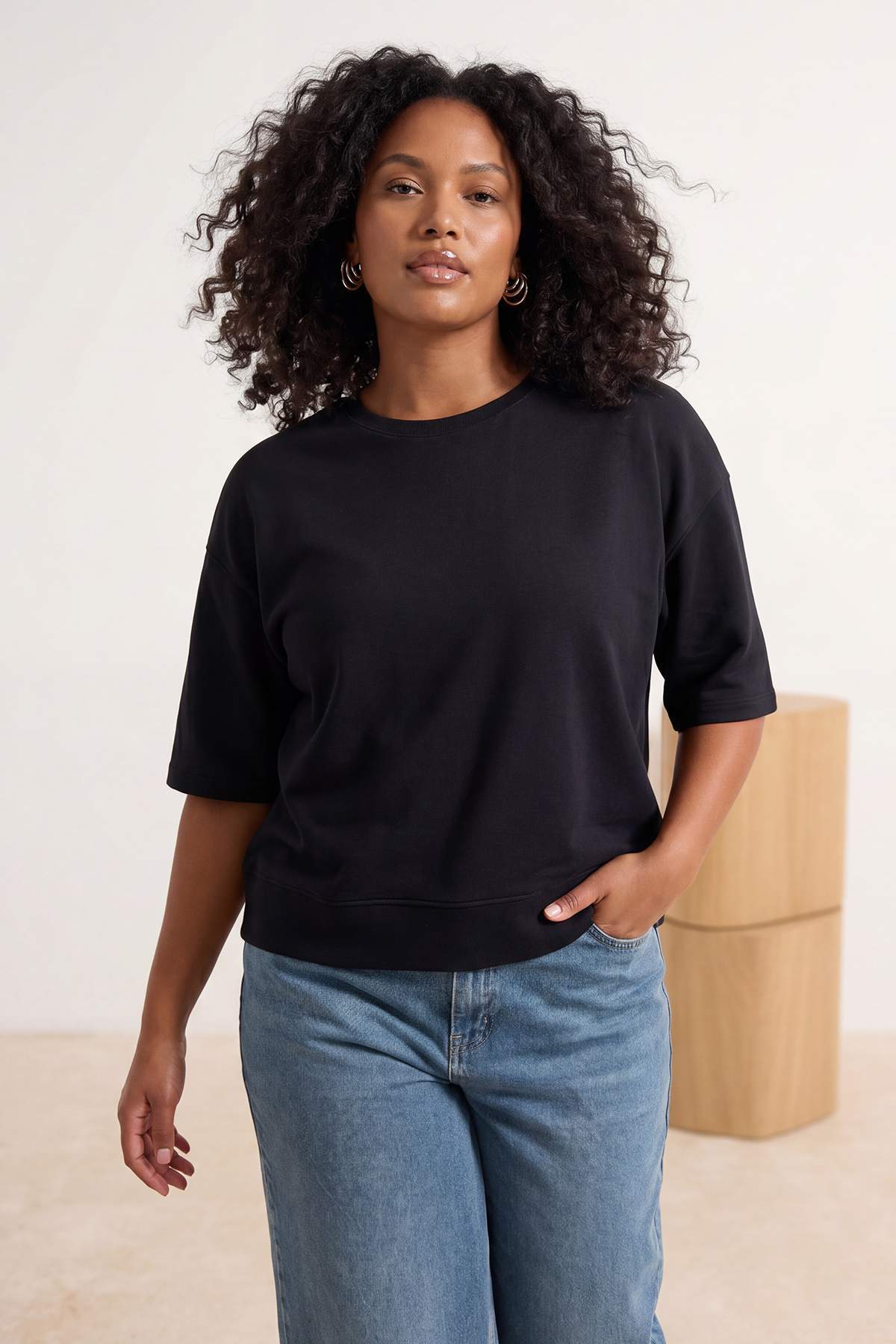 Trendyolmilla Curve Lacivert Oversize/Geniş Kalıp Düşük Kol Truvakar Soft Touch Örme Büyük Beden T-Shirt TBBSS26BF00081