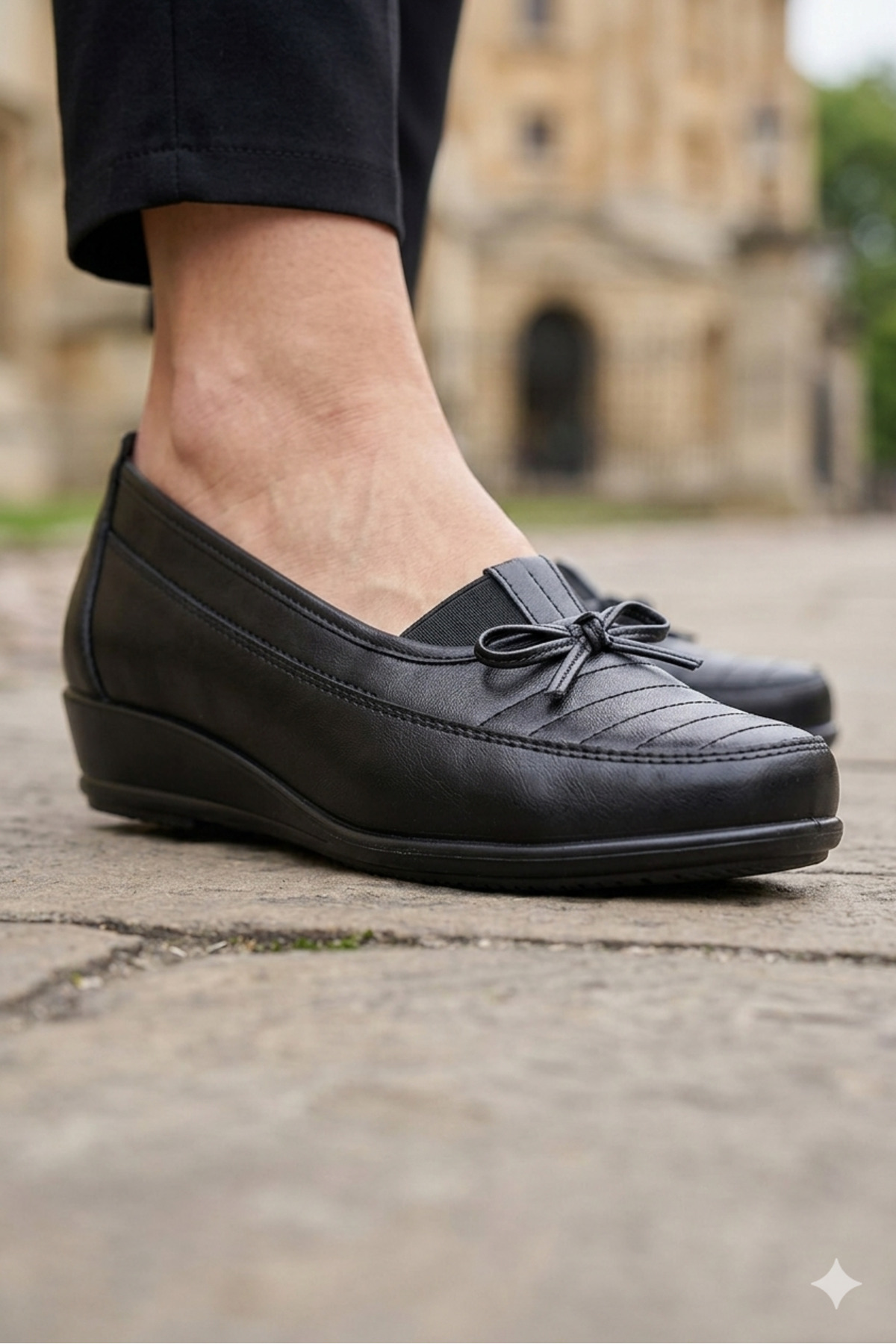 ERN SHOES Kadın İçi Hakiki Deri Siyah Tam Ortopedik Topuk Destekli Anne Ayakkabısı