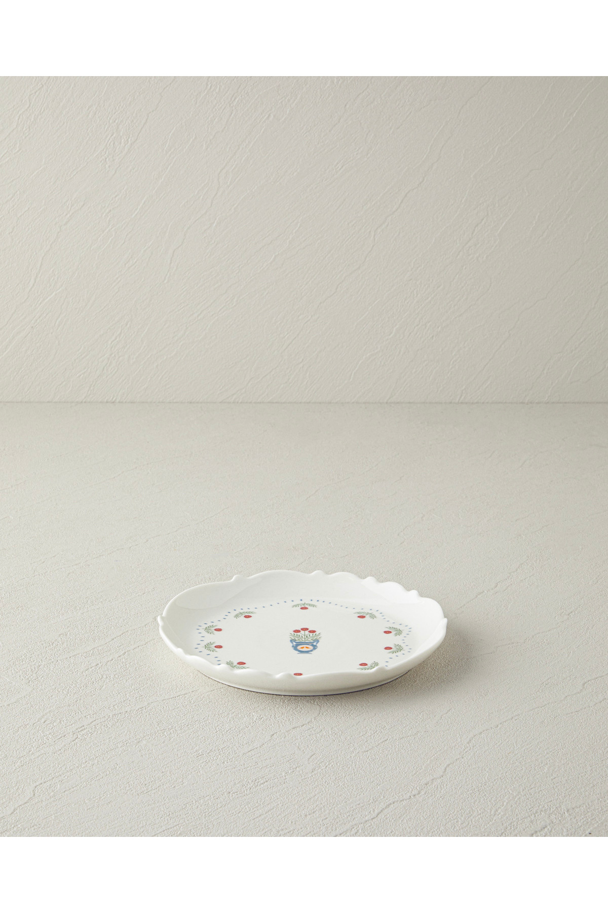 English Home Retro Realm New Bone China Pasta Tabağı 18 cm Beyaz