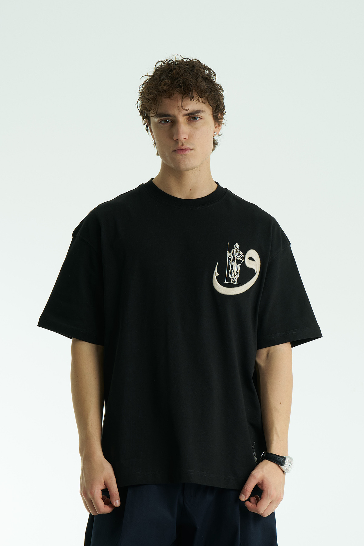 SHANBERWEAR Vav Nakışlı & Halı Motifli Oversize Erkek Tişört %100 Pamuk Bisiklet Yaka - Siyah görsel 4