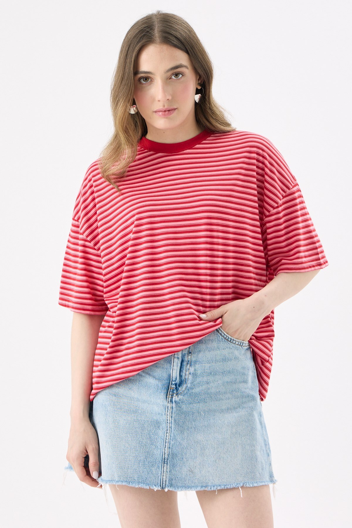 CrepTekstil  Crep Kadın Kırmızı Çizgili Kısa Kollu T-Shirt Oversize Fit Yumuşak Örme Kumaş