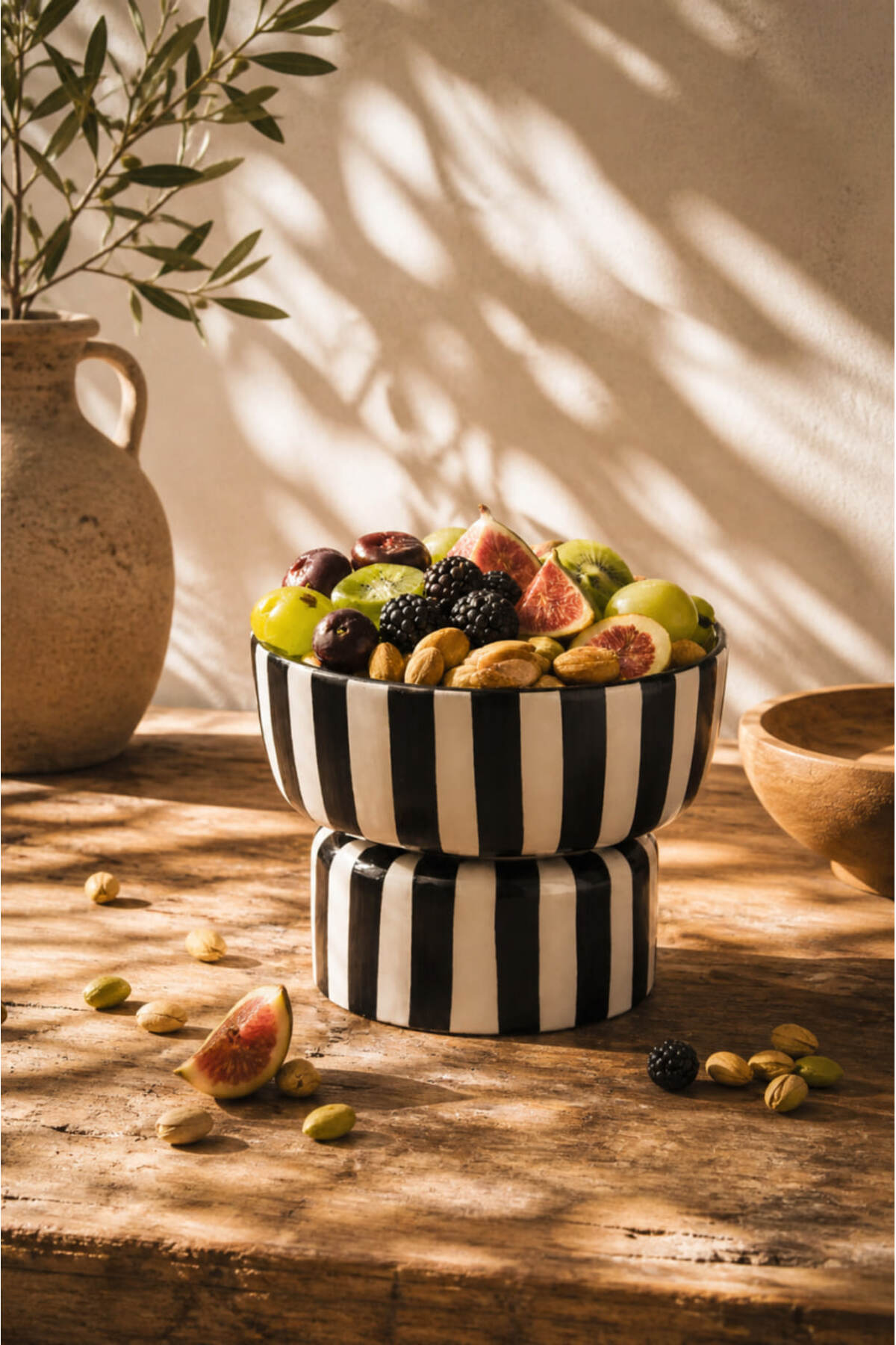 Anadolu Saray Handmade Ceramic Striped Footed Presentation Bowl Fruit Bowl Decorative Black and White Bowl Presentation Bowl 13.2 cm