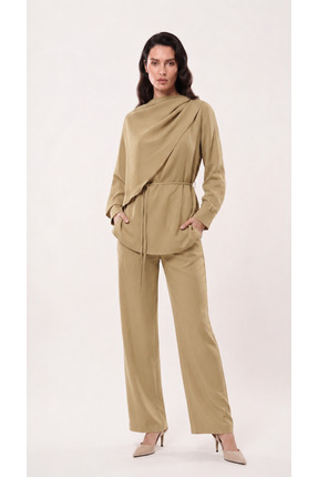 NİLGE Asimetrik Drape Detaylı Yeşil Bluz ve Pantolon Takım
