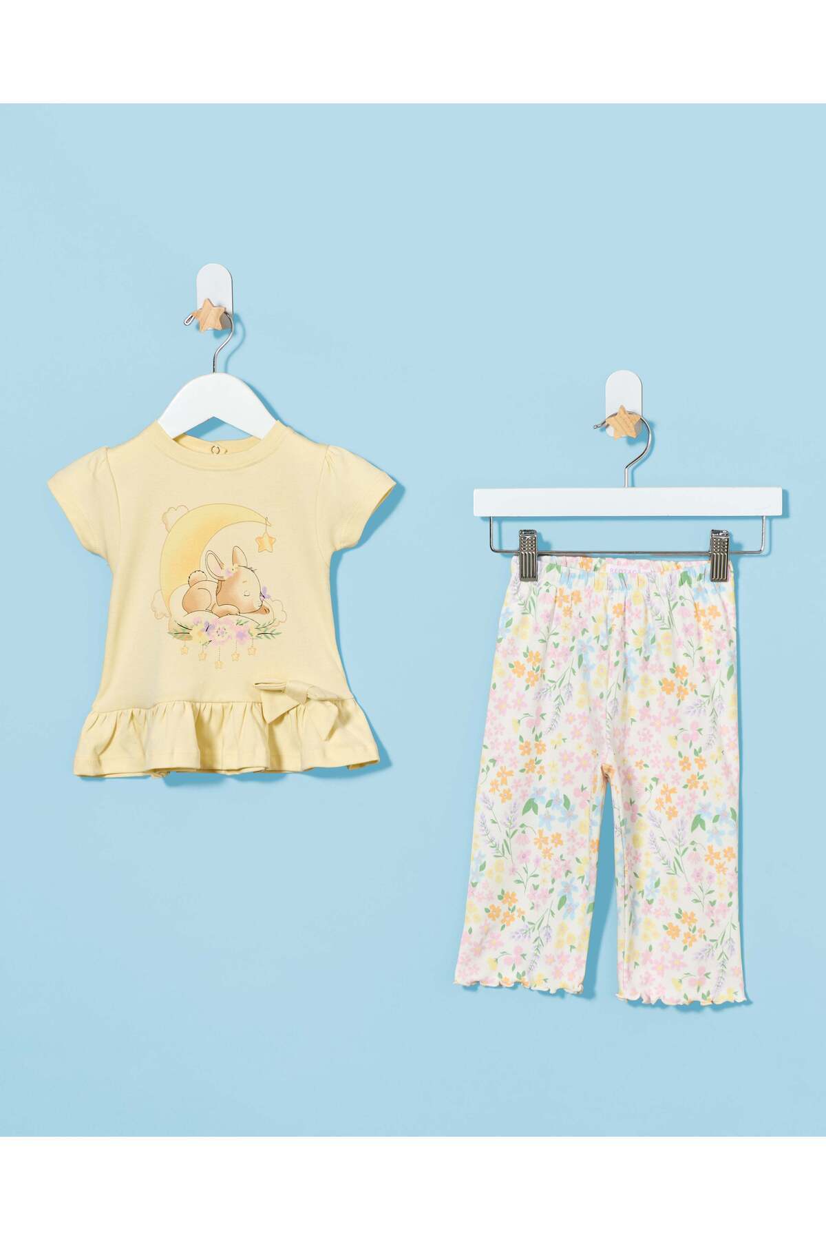 REDTAG Infant Girls Yellow Printed 2 Piece Pyjama Set