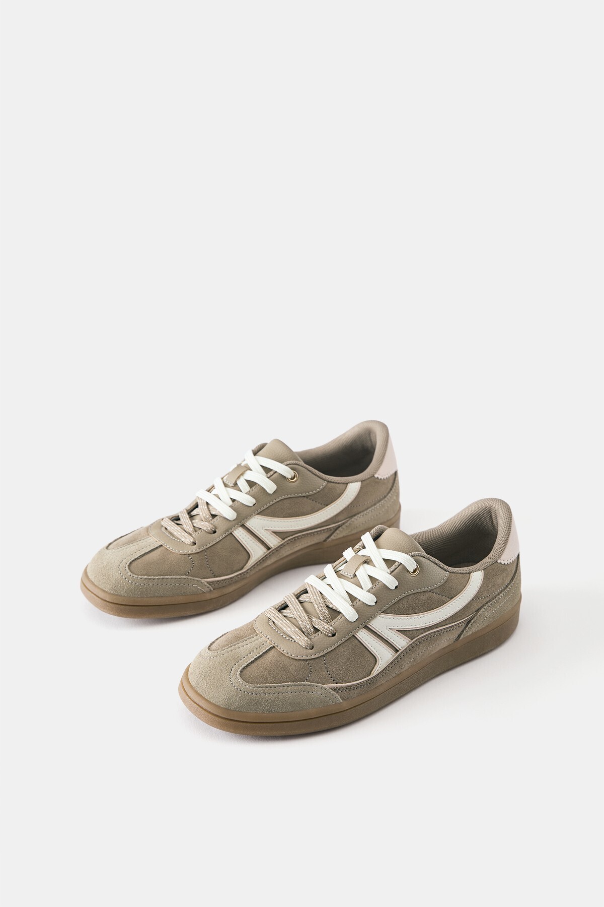 Pull & Bear Bağcıklı retro spor ayakkabı görsel 4