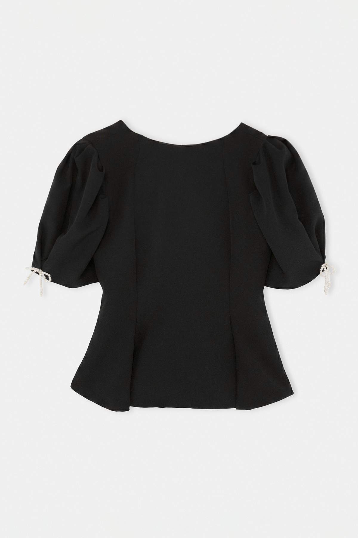 Trendyolmilla Siyah Kol Detaylı Bluz TWOAW27BZ00041