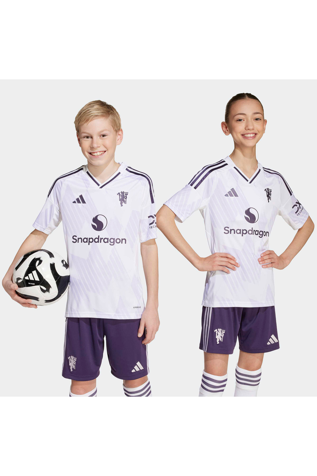 adidas Manchester United 25/26 Çocuk Beyaz Deplasman Forması