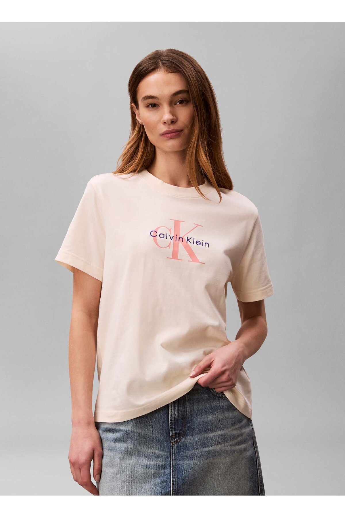 Calvin Klein Jeans Pudra Pembe Kadın Standart Logo Baskılı T-Shirt HERO SS CLASSIC MONOLOGO CNECK T görsel 2