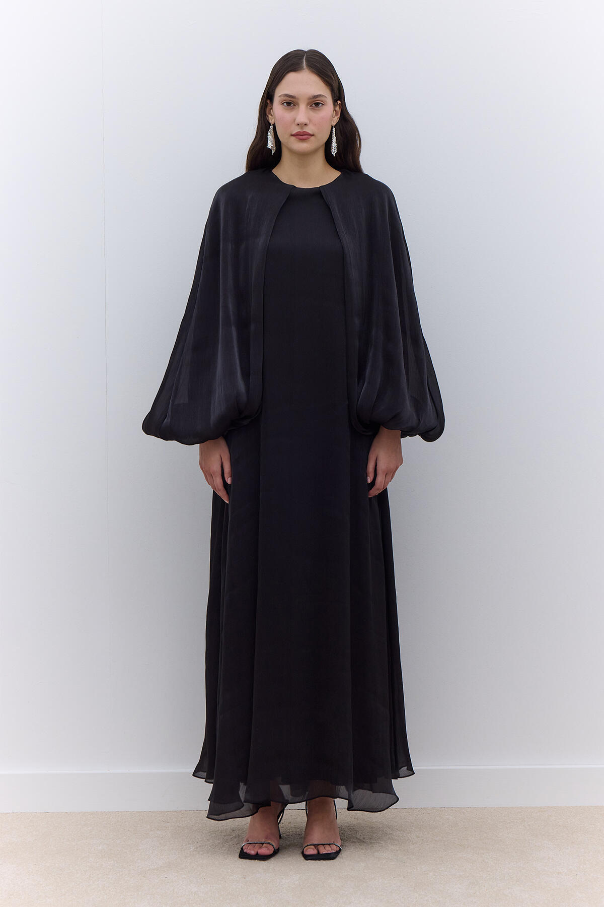 WIDE SLEEVE DETAIL DRESS BLACK