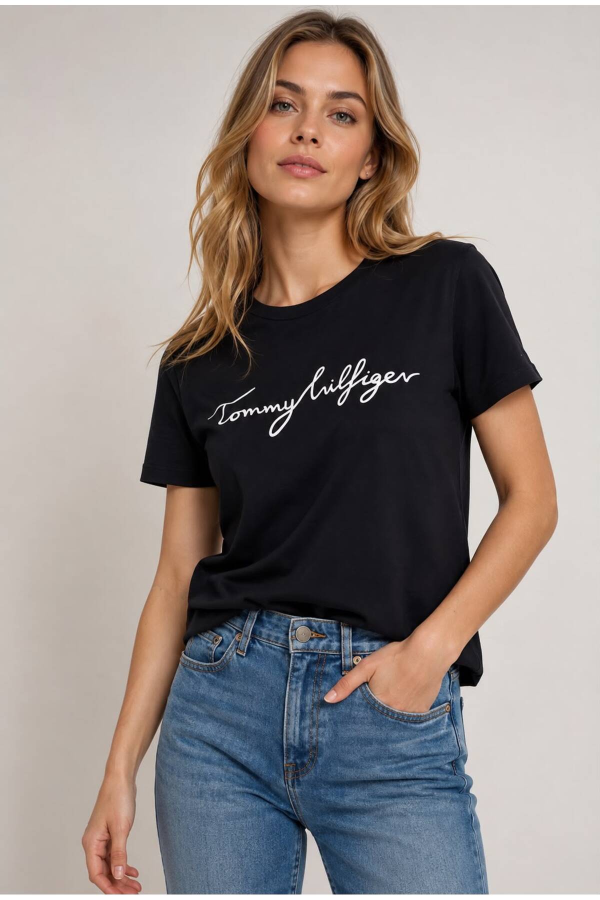 تیشرتزنانهTommy Hilfigerمشکی