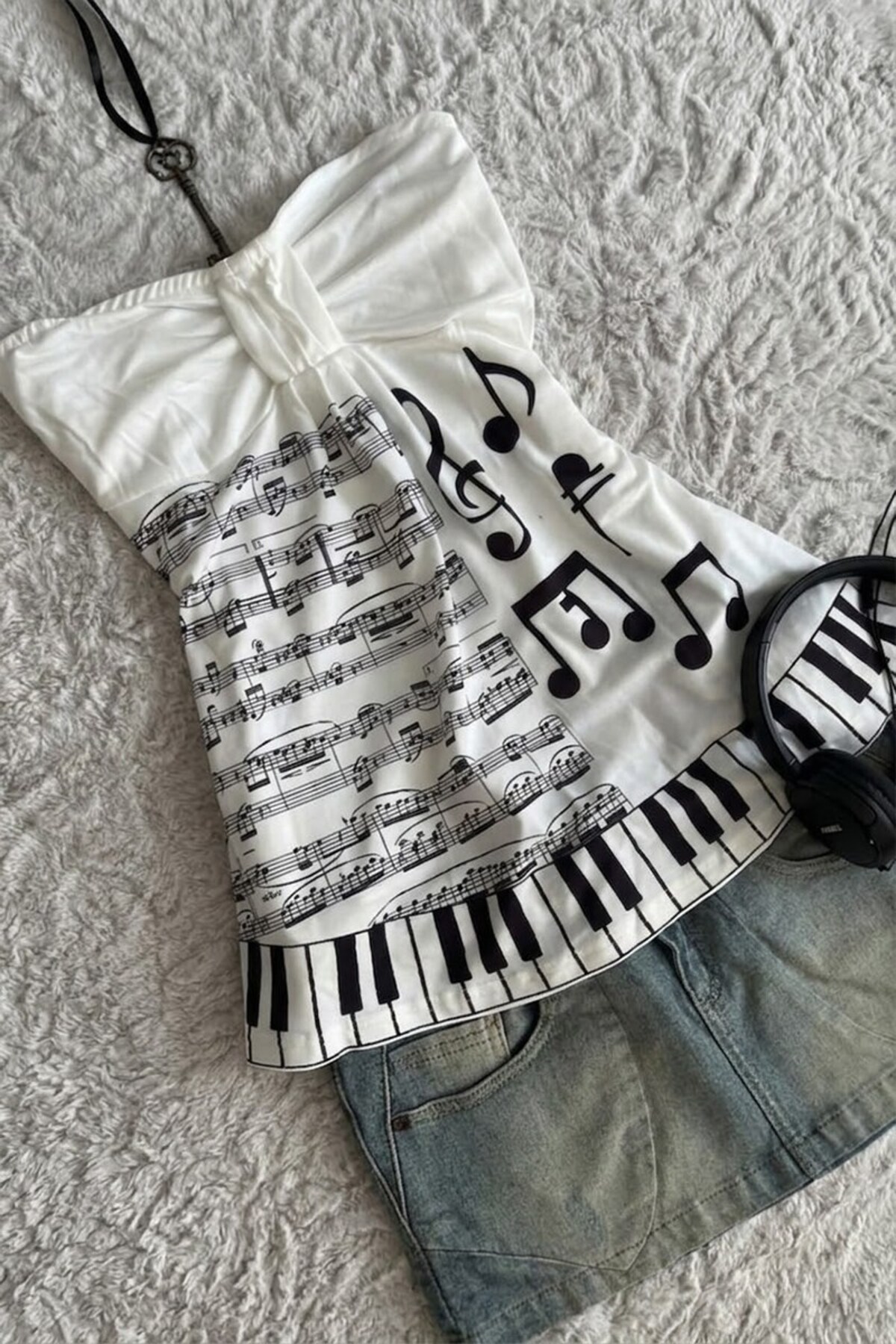Köstebek  Beyaz Nota Desenli Piano Detaylı Y2K Straplez Crop - Görsel 2
