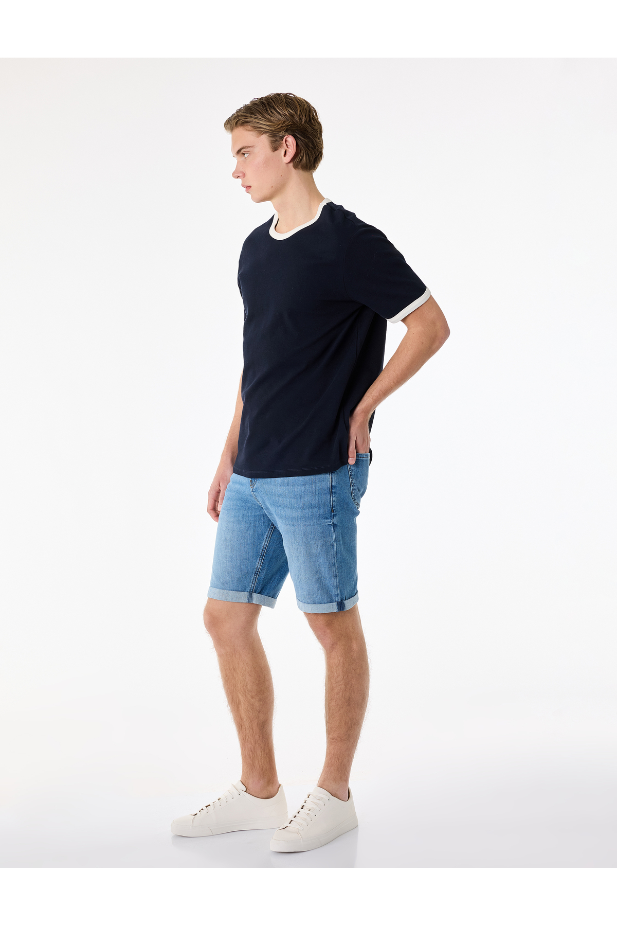 Koton Normal Bel Pamuklu Bermuda Slim Fit Jean Şort görsel 2