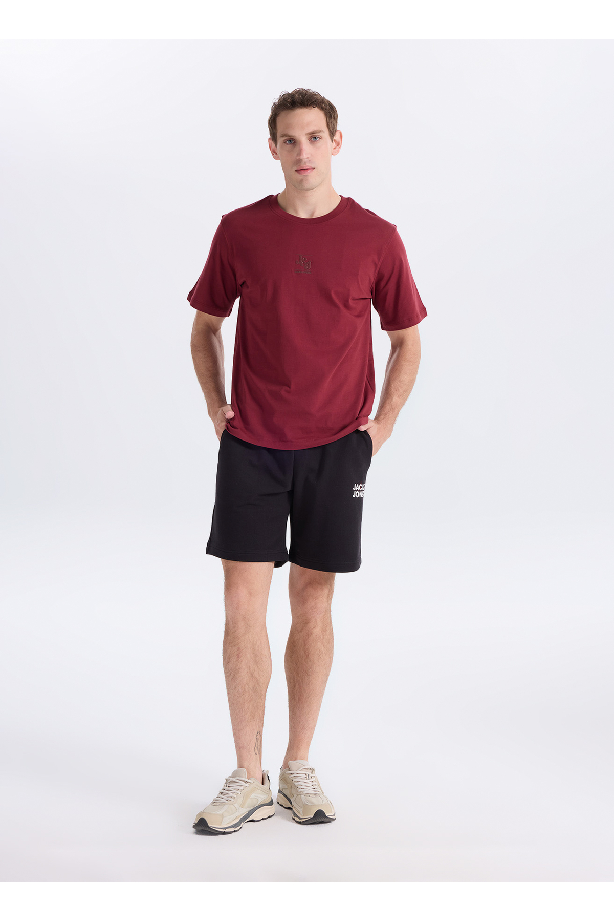 شلوارک مردانه مشکی طرح معمولی فیت با چاپ لوگو کد ۱۲۳۰۰۷۳۱ JPSTKARLNEWPLUSHSWEATSHORT جک اند جونز شلوارک برمودا Jack & Jones