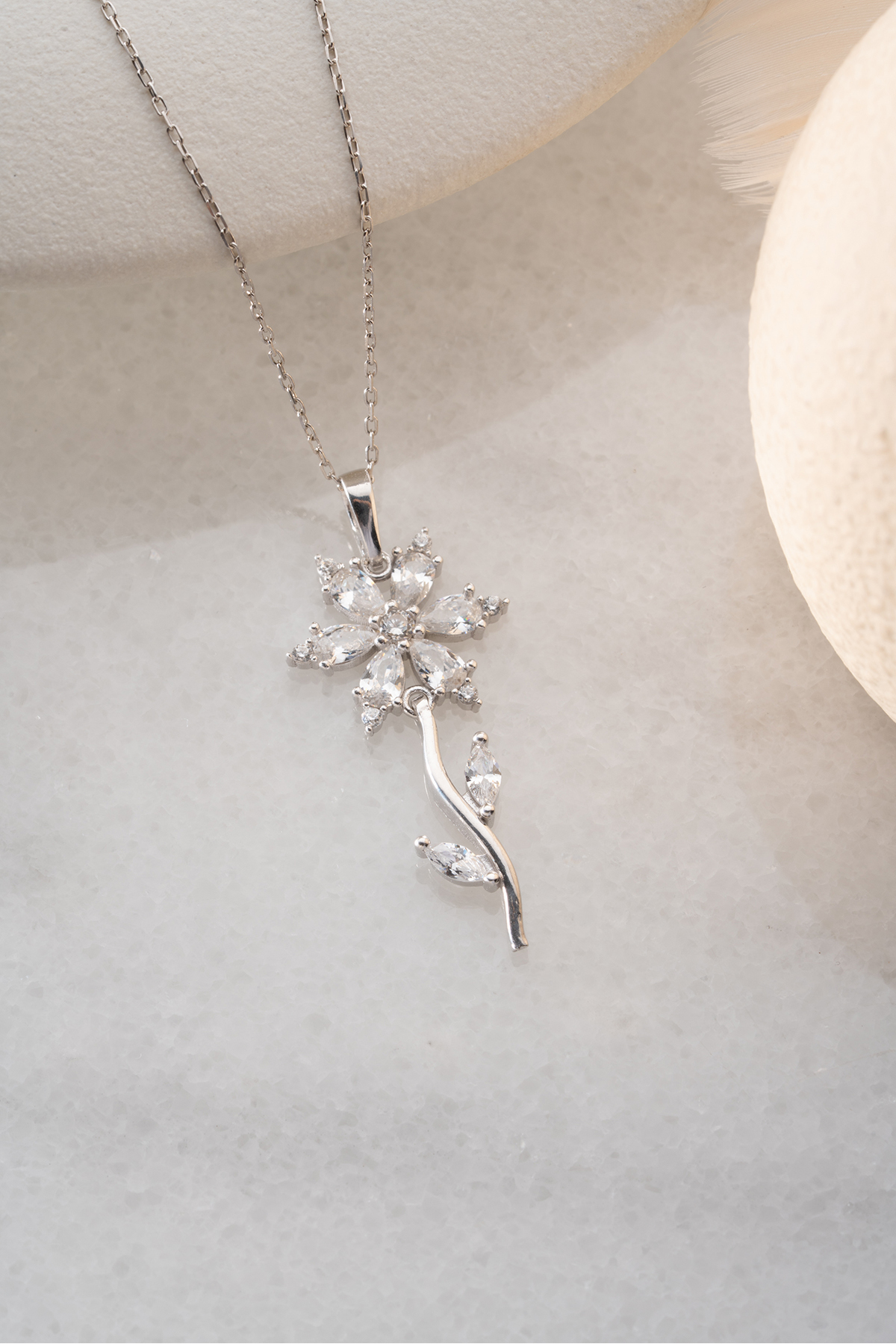 Silvano Jewelry 925 Ayar Gümüş Işıklı Kutuda Nergis Çiçeği Aşk Kolye görsel 6