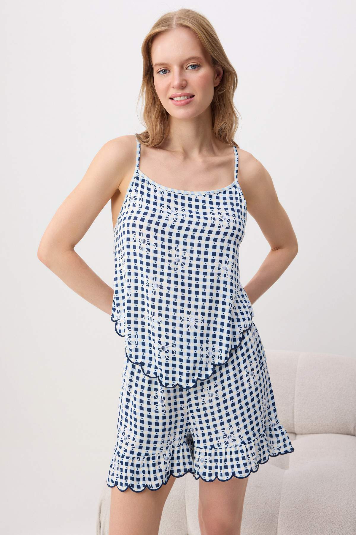 Trendyolmilla Lacivert More Sustainable Çiçekli Dokuma Pijama Takımı THMSS26PT00213