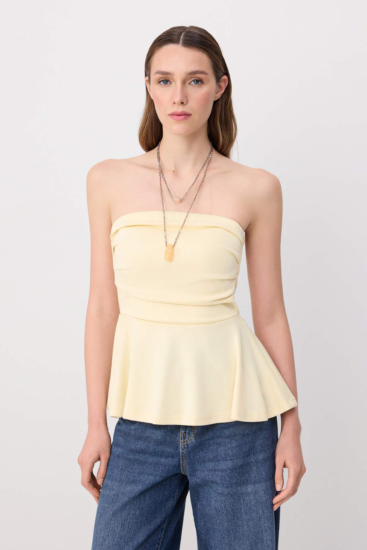 Trendyolmilla Sarı Fitted/Vücuda Oturan Straplez Kolsuz Soft Touch Örme Bluz TWOSS26BZ00887