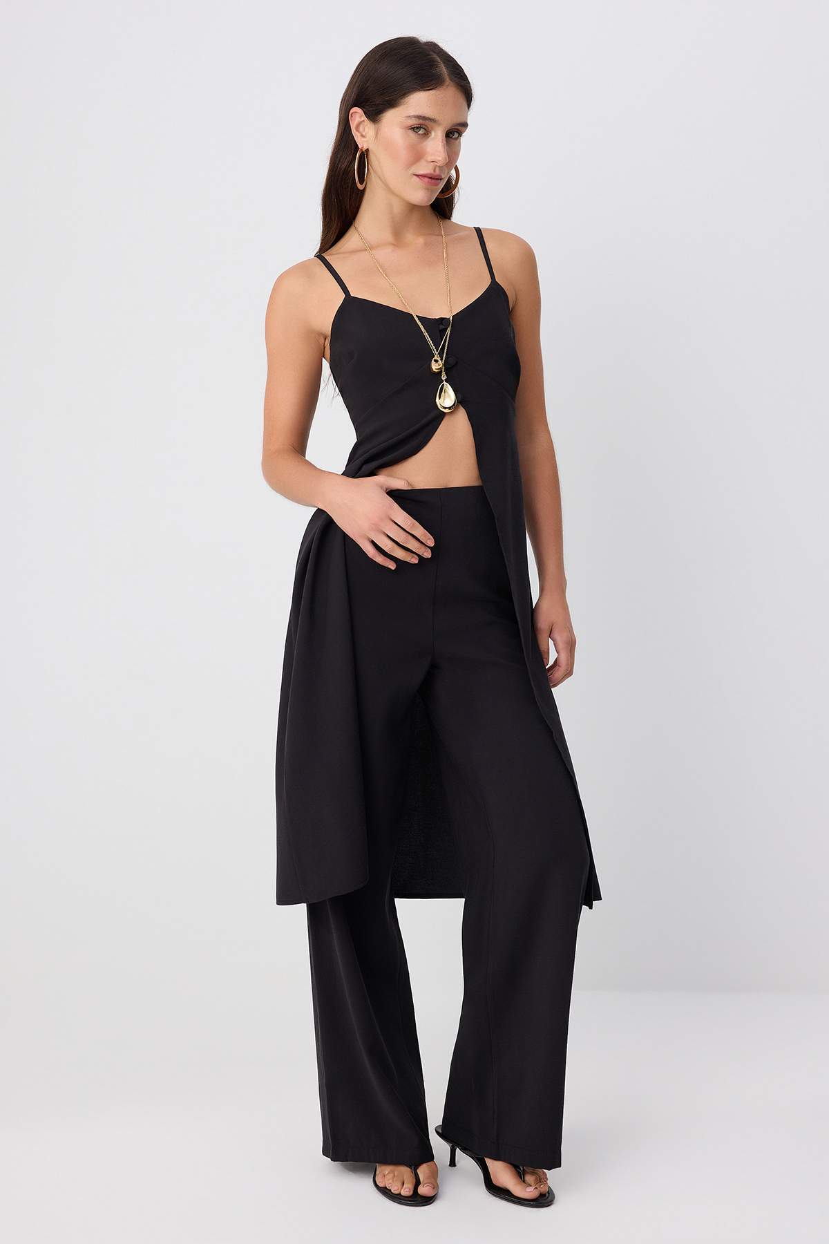 Trendyolmilla Siyah Uzun Yelek Bluz ve Pantolon Dokuma Alt&Üst Alt - Üst Takım TWOSS26AU00251