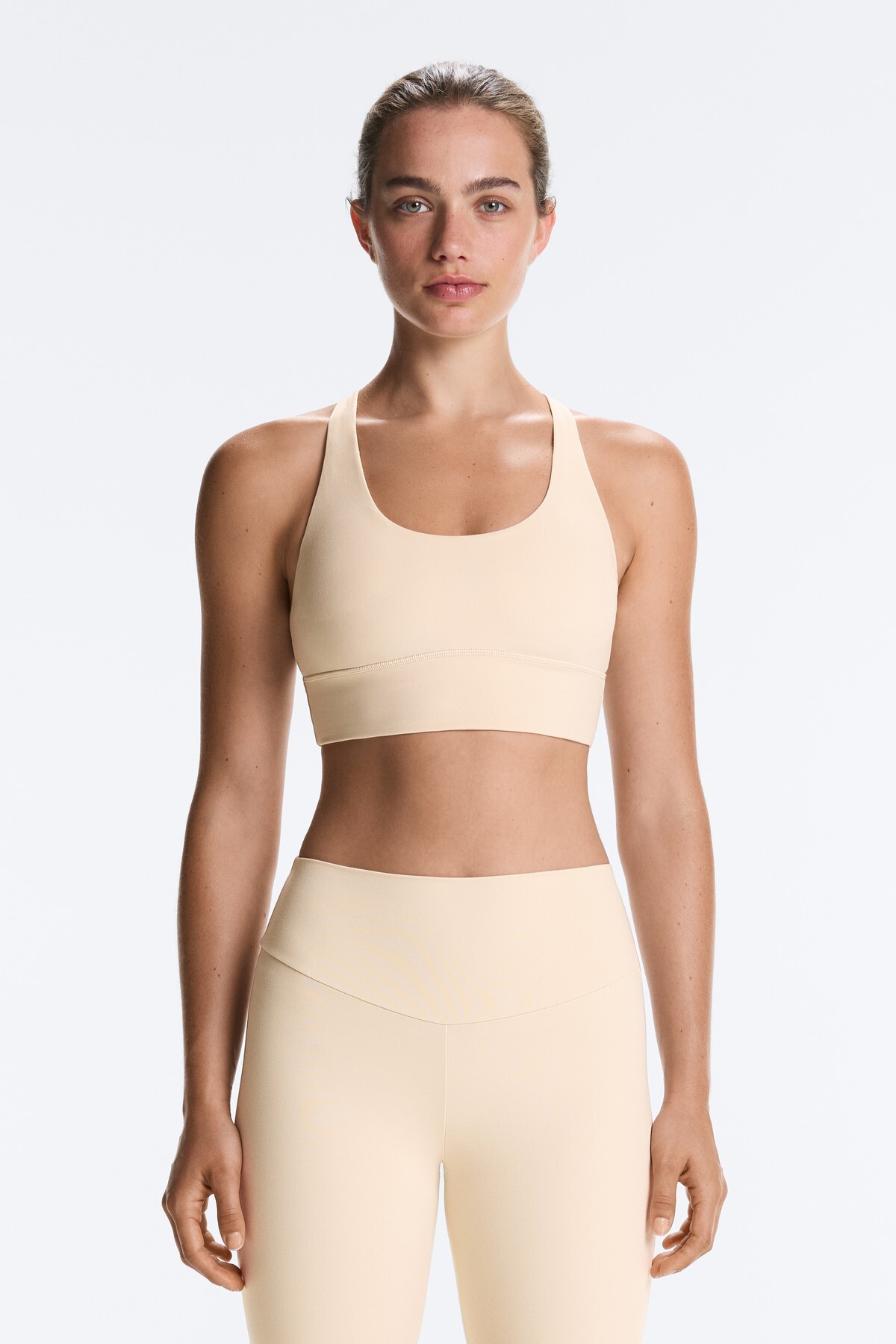 Oysho Comfortlux orta destekli spor sütyeni görsel 3