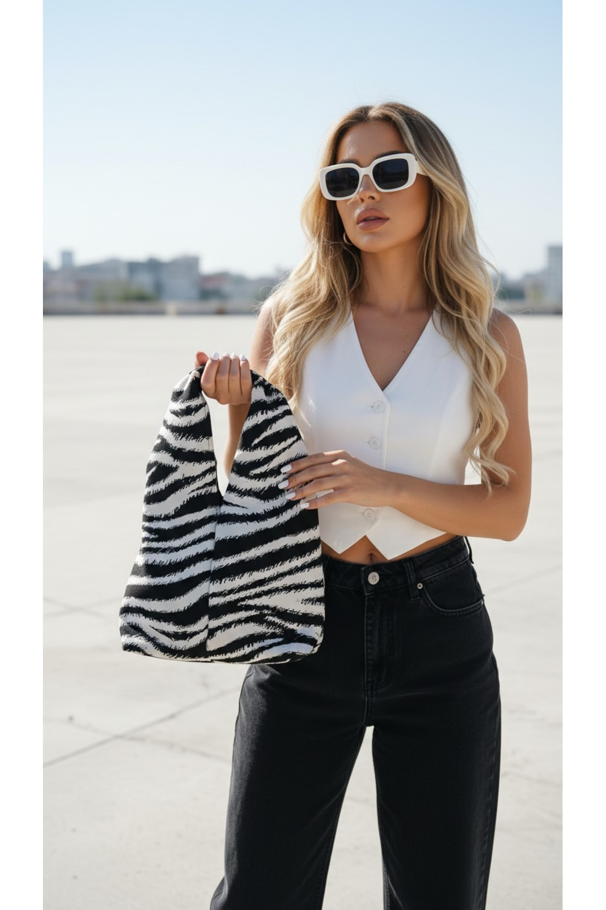 maia Siyah Beyaz Zebra Desenli Küçük Boy Hobo Model El Çantası görsel 5