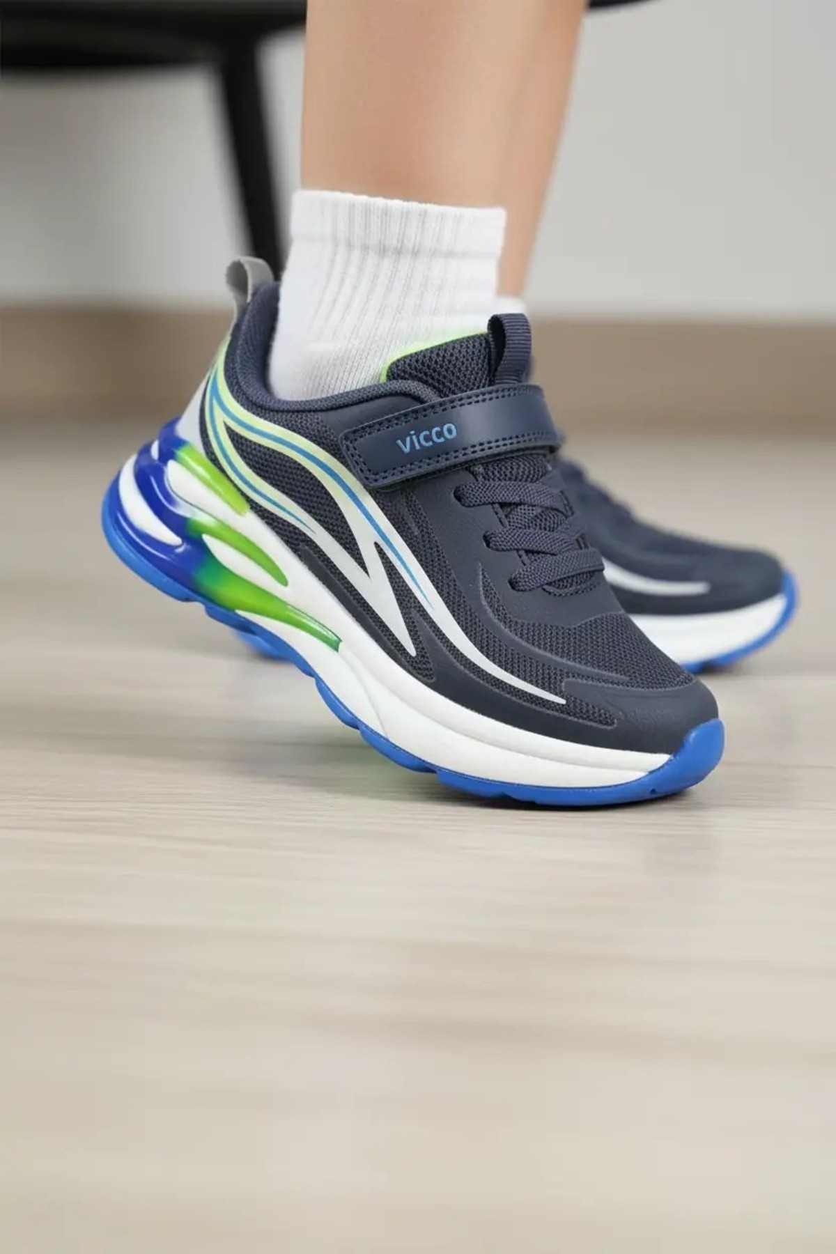 Conan Orthopedic Boy Navy Blue Illuminated Comfortable Sneaker