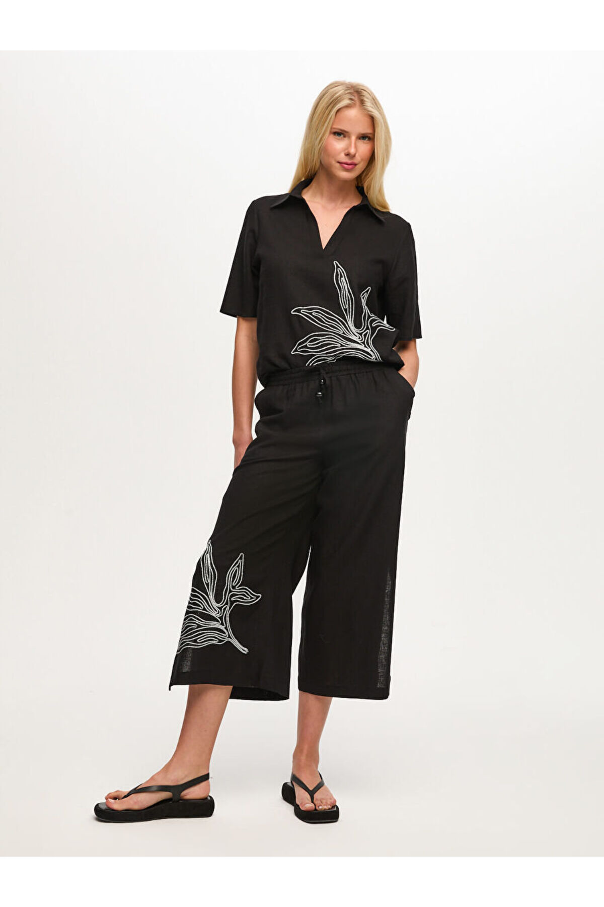 Resort Cordone Leaf Embroidery Viscose Linen Capri S26CPR011
