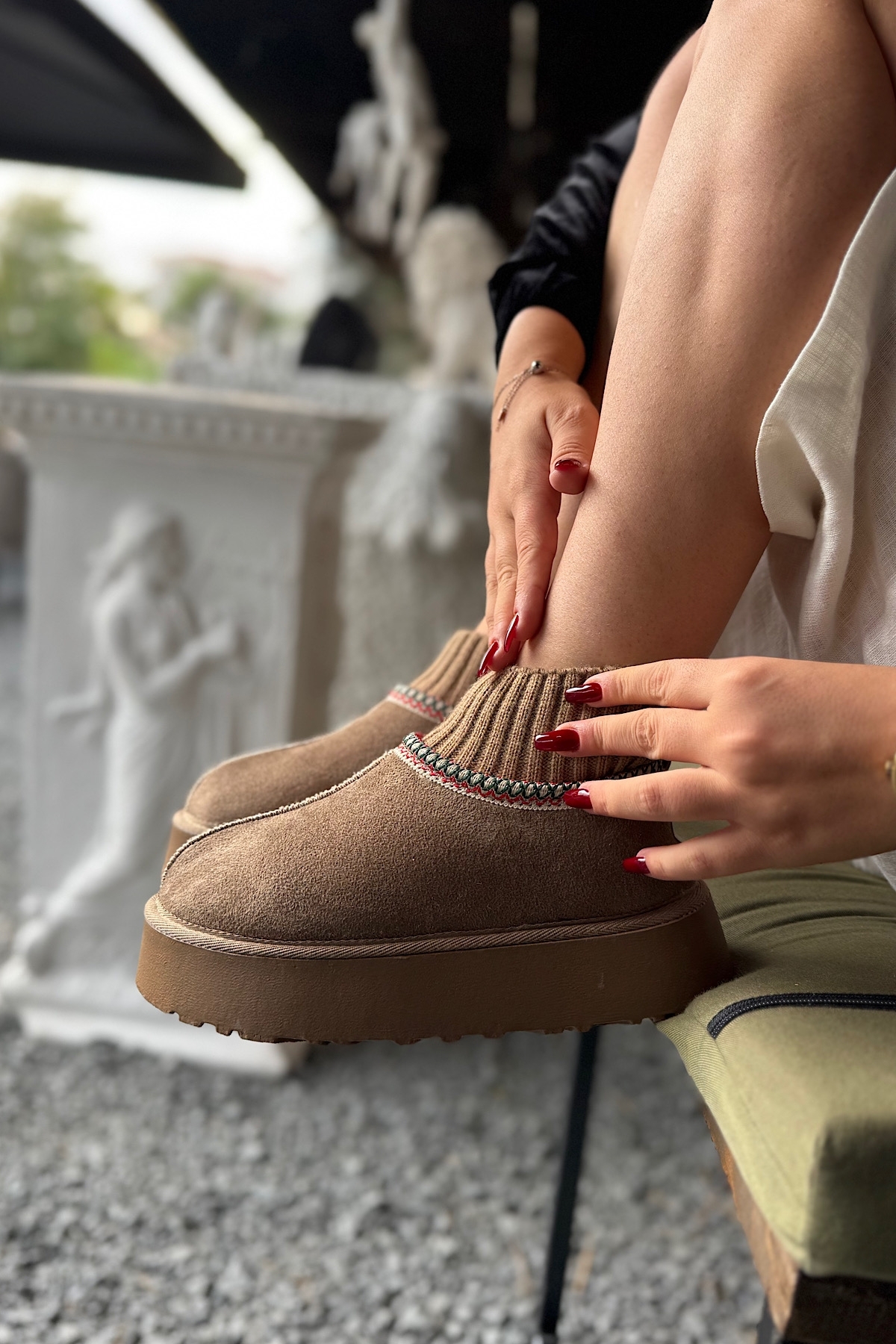 SHOEBELLAS Henza Vizon Süet Triko Detaylı Kürklü Bot görsel 2