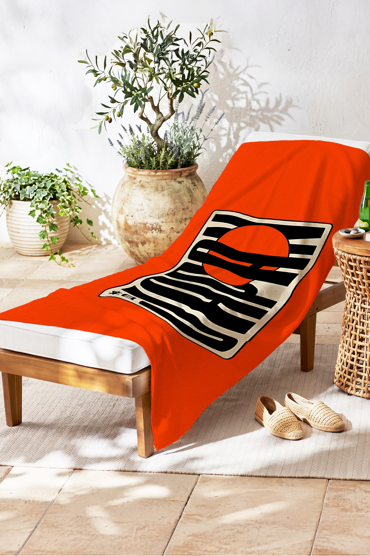 Orange Graphic Sun Beach Towel - Retro Japanese-inspired Minimalist Quick-Drying Microfiber Towel