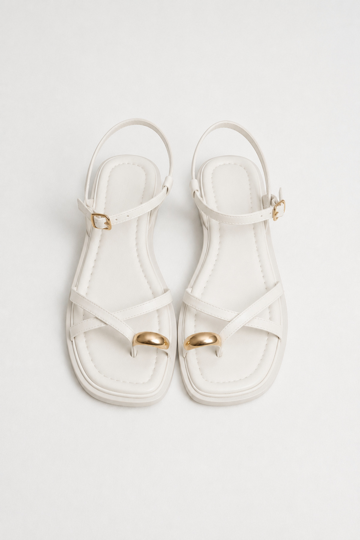 besoin shoes store Kadın Gold Yüzük Detaylı Günlük Sandalet