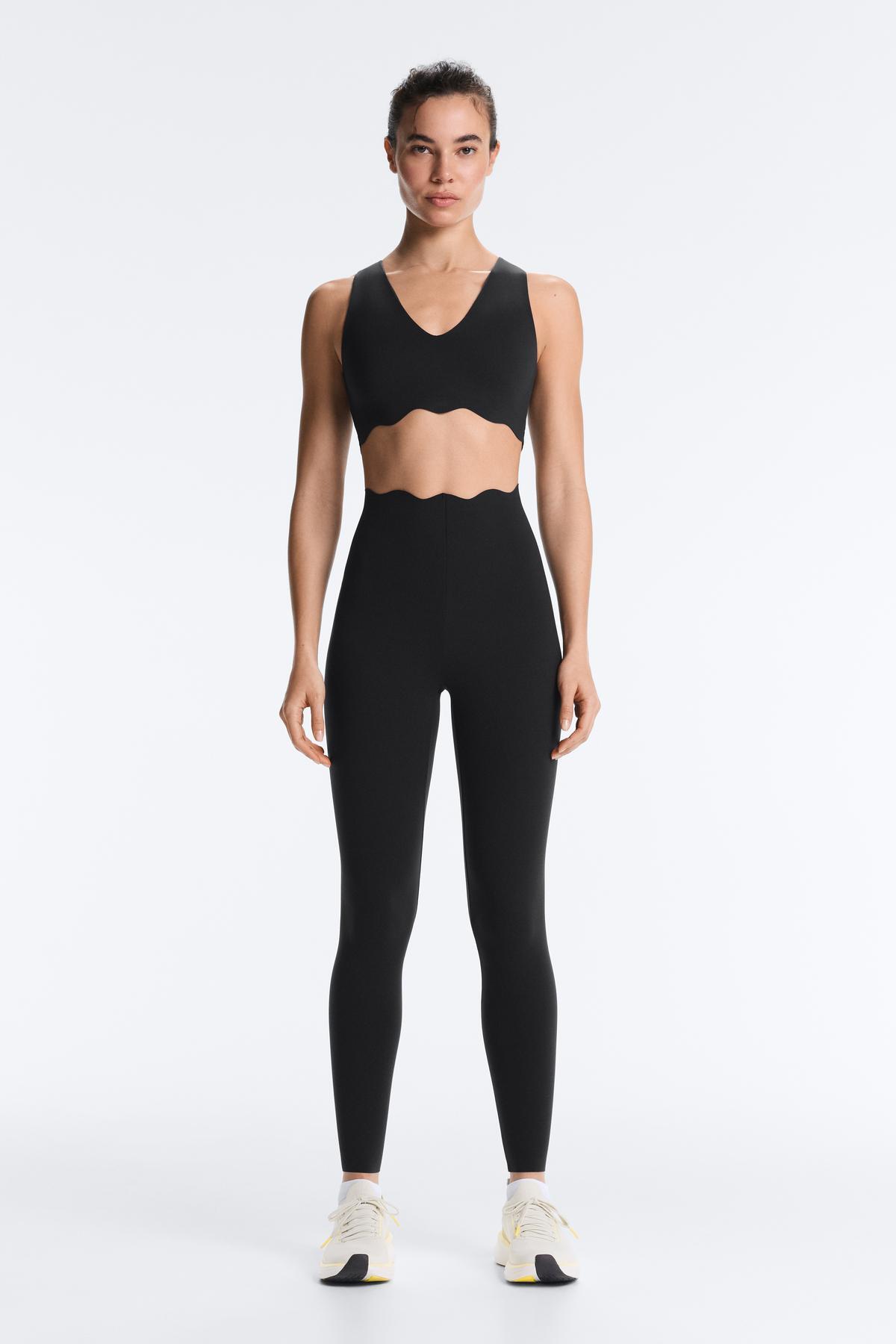 Oysho High rise Compressive core control bilek hizasında tayt görsel 2